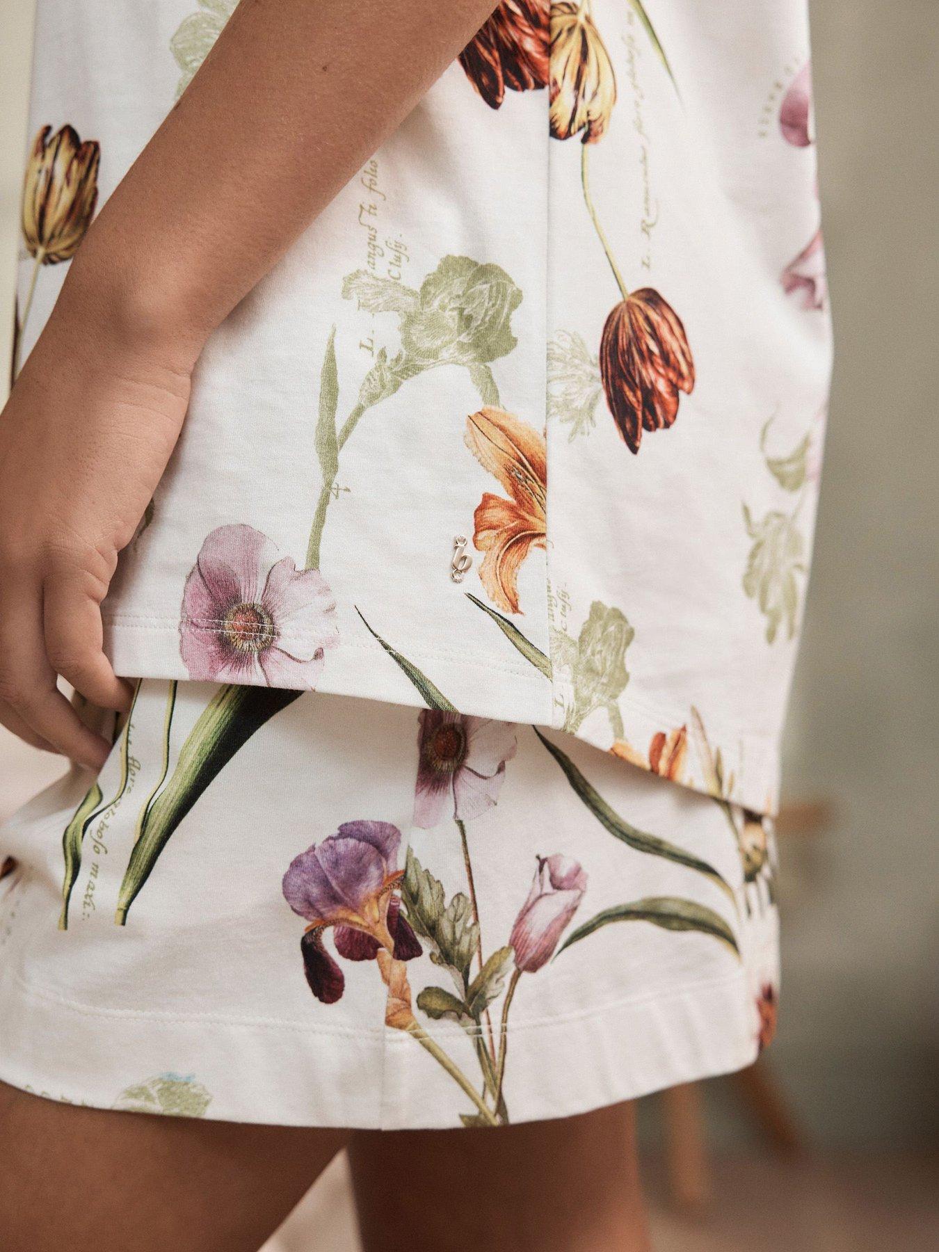 Image 3 of 5 of B By Ted Baker Shorts And T-Shirt Set - Cream