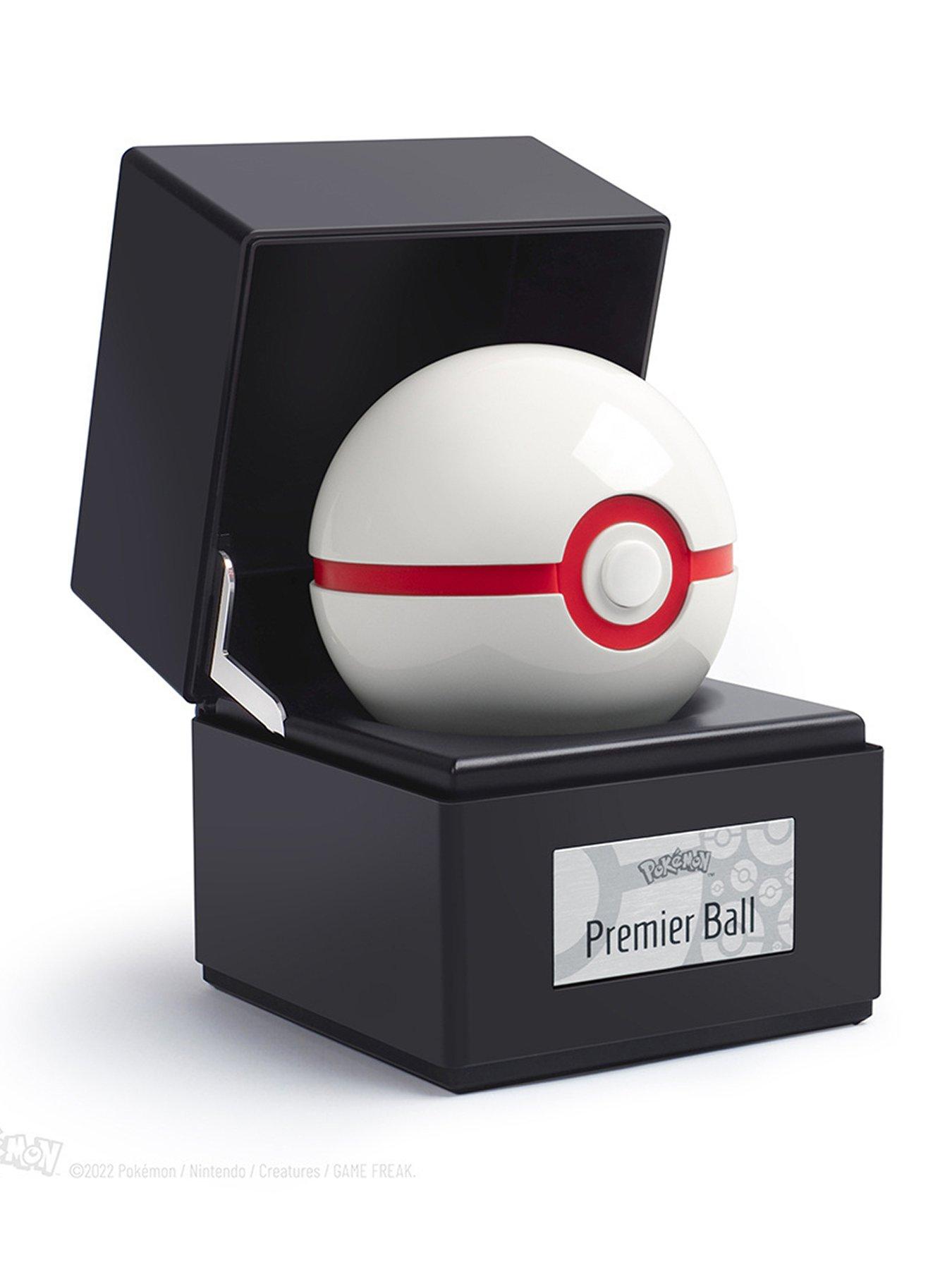 Pokemon Pokemon Die-Cast Premier Ball Replica