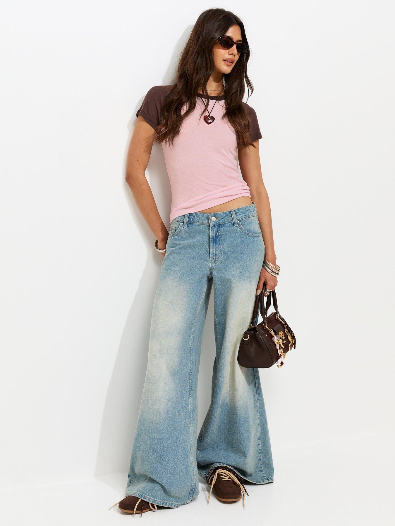 Image 3 of 5 of New Look Contrast Raglan Sleeve T-Shirt - Pink
