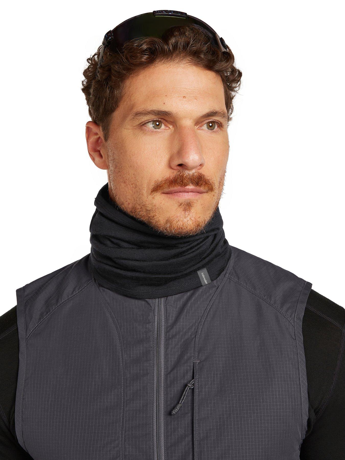 Image 2 of 3 of Icebreaker Unisex 200 Oasis Flexi Chute Snood - Black
