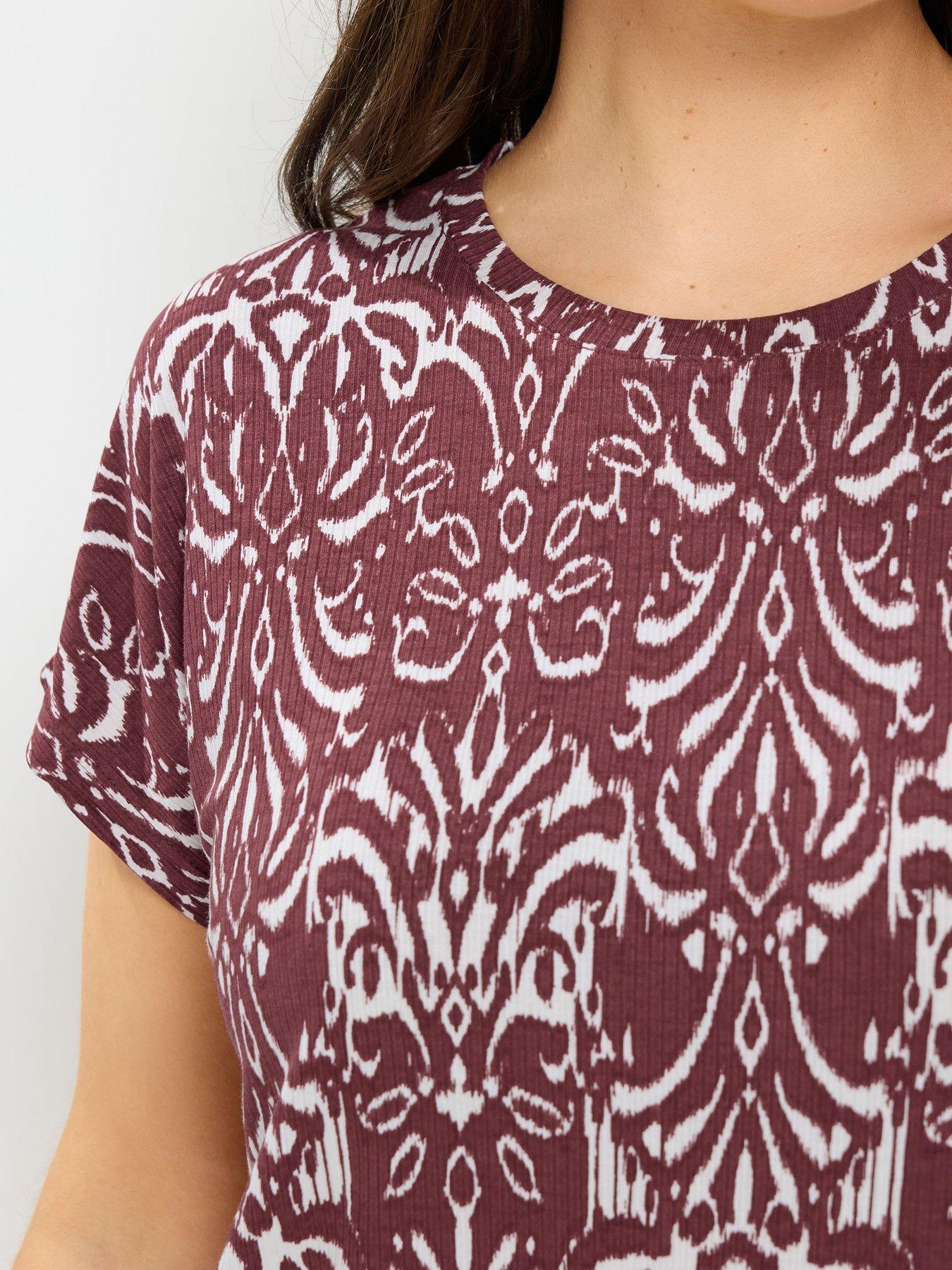 Image 4 of 4 of Yours Curve Ikat T-Shirt - Red