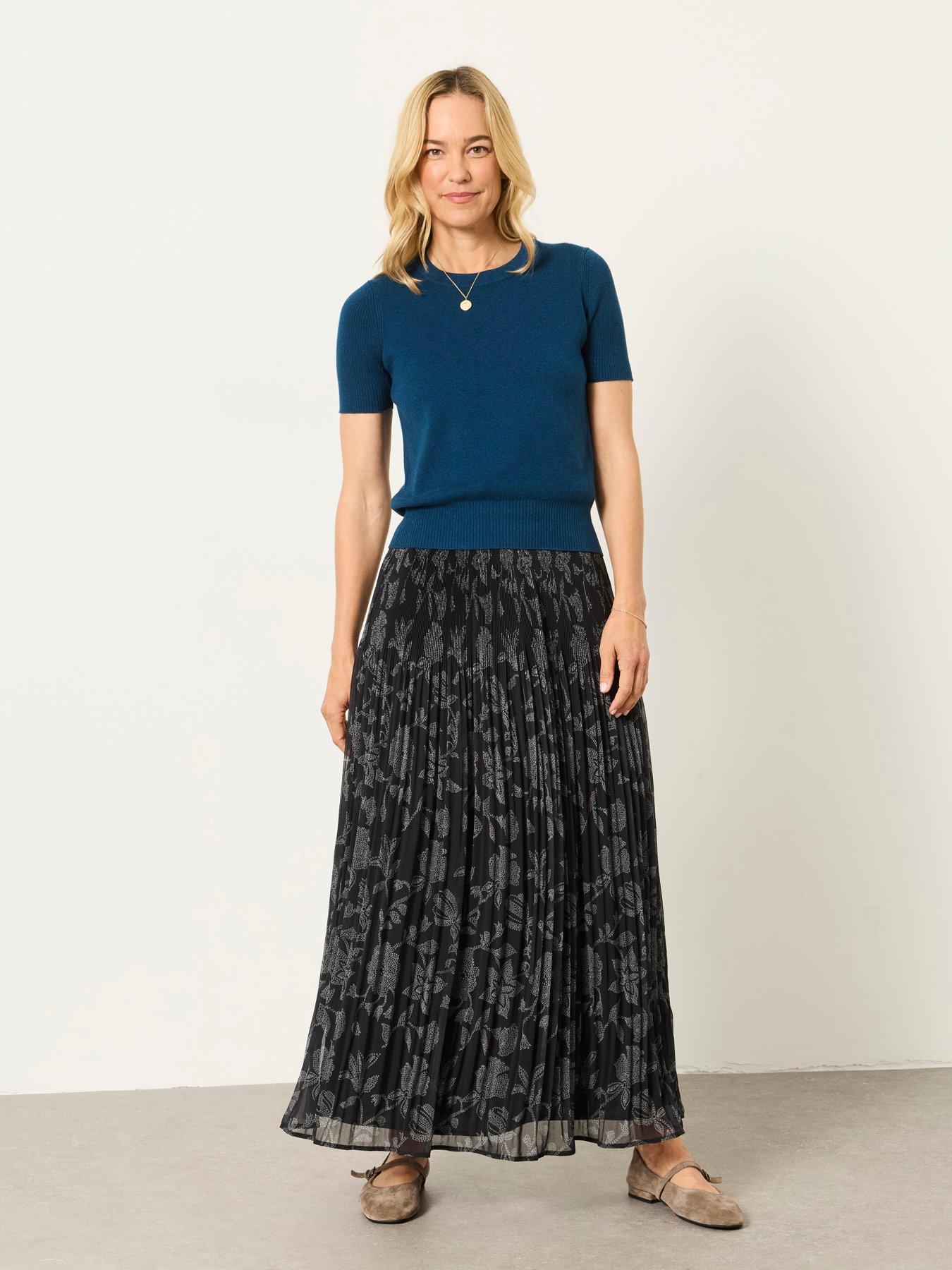 Image 1 of 6 of FatFace Women's Paignton Dot Floral Print Maxi Skirt - Black