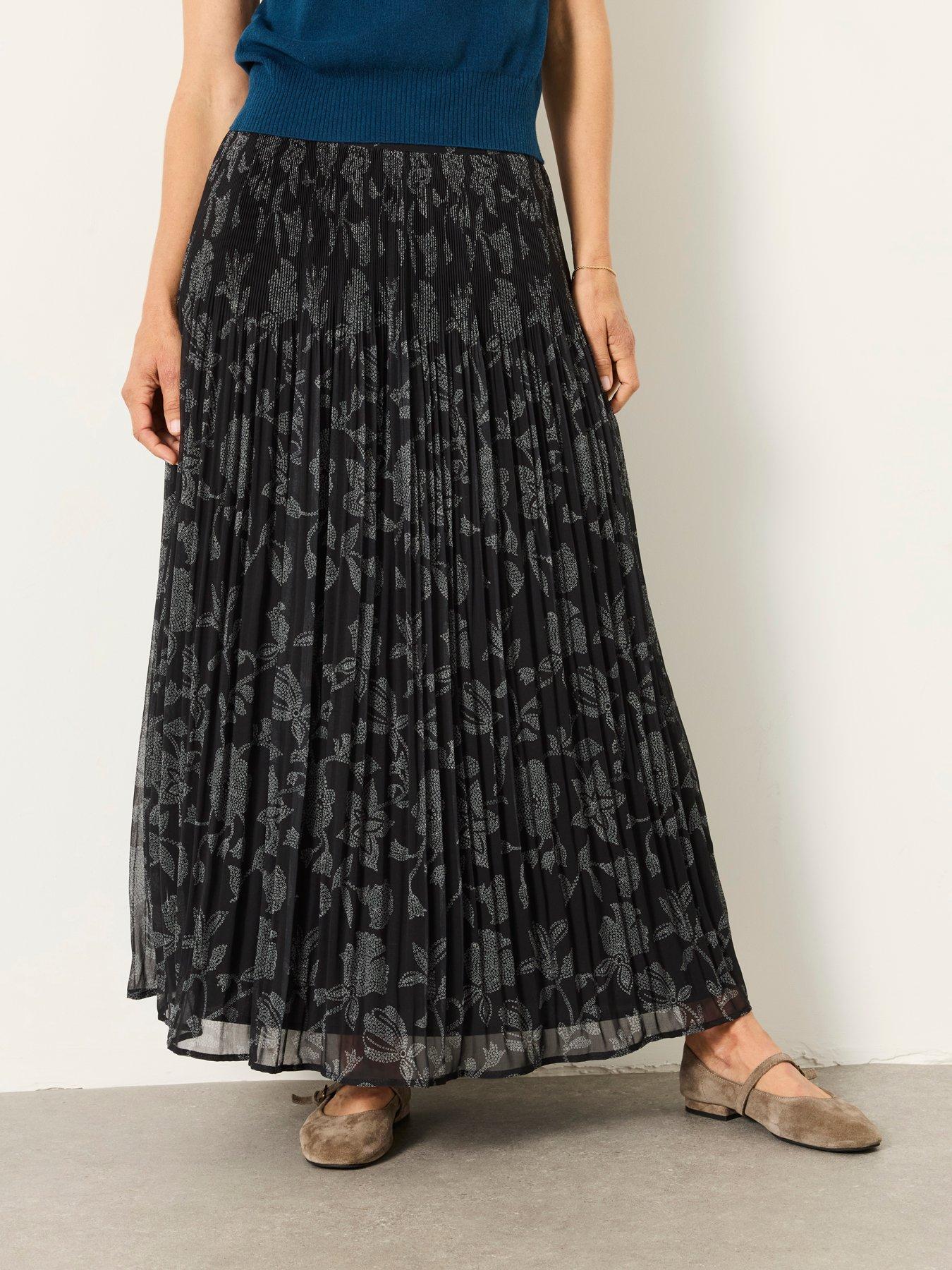 Image 4 of 6 of FatFace Women's Paignton Dot Floral Print Maxi Skirt - Black