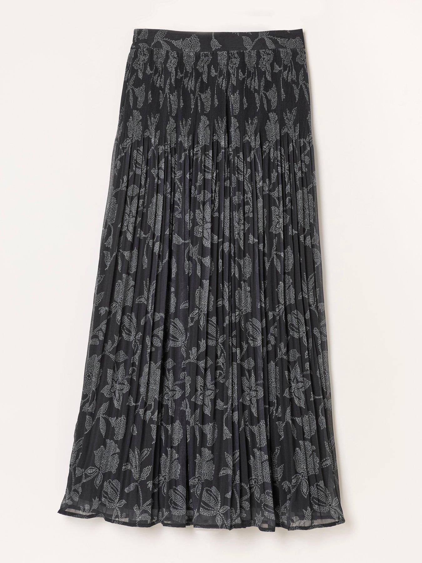 Image 6 of 6 of FatFace Women's Paignton Dot Floral Print Maxi Skirt - Black