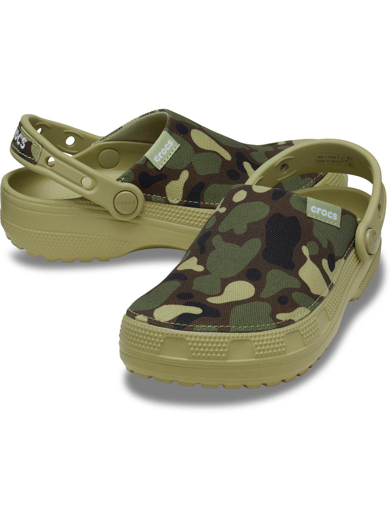 Image 6 of 6 of Crocs Mens Classic Crafted Camo Clog - Tac Green