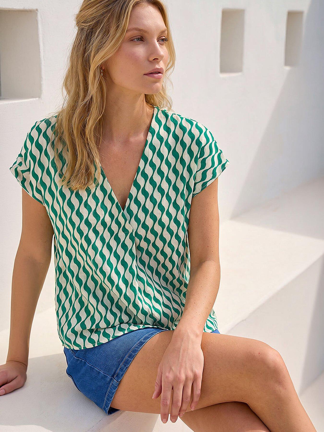 Roman Wave Stripe Print V-neck Top