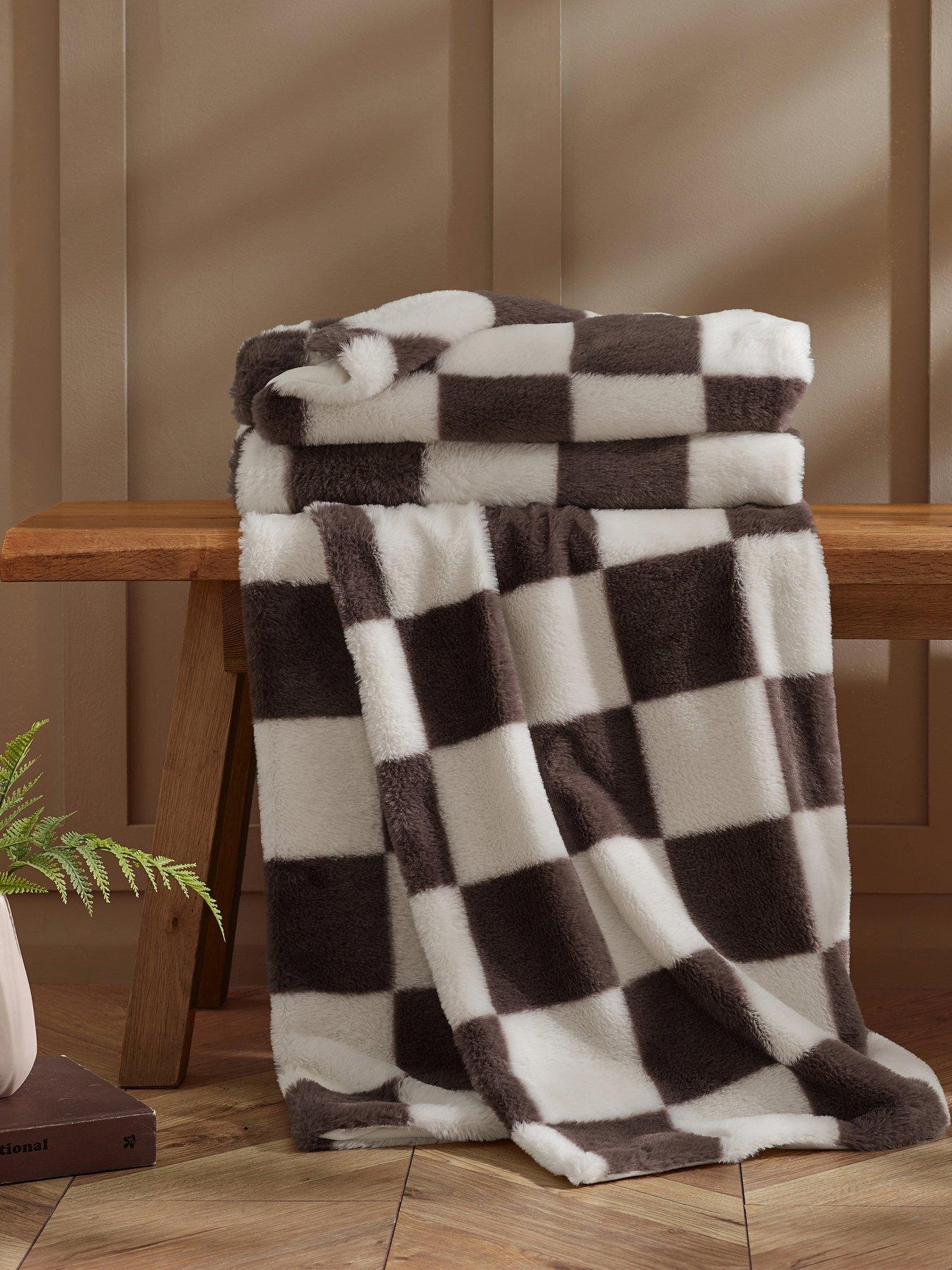 Catherine Lansfield Cosy Soft Checkerboard Throw
