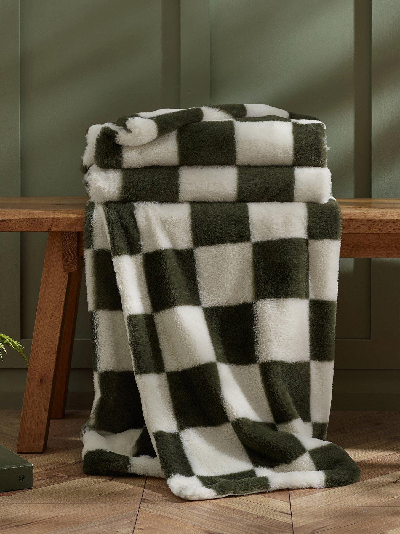 Catherine Lansfield Cosy Soft Checkerboard Throw