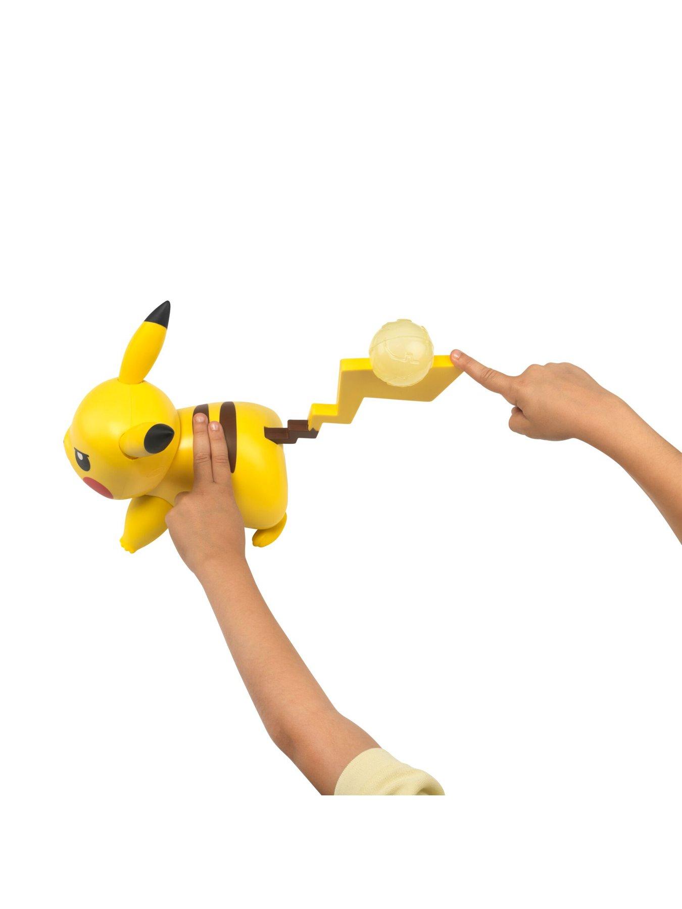 Image 3 of 8 of Pokemon PKW - Deluxe Feature Figure (Battle Action Pikachu) (ECOMM)