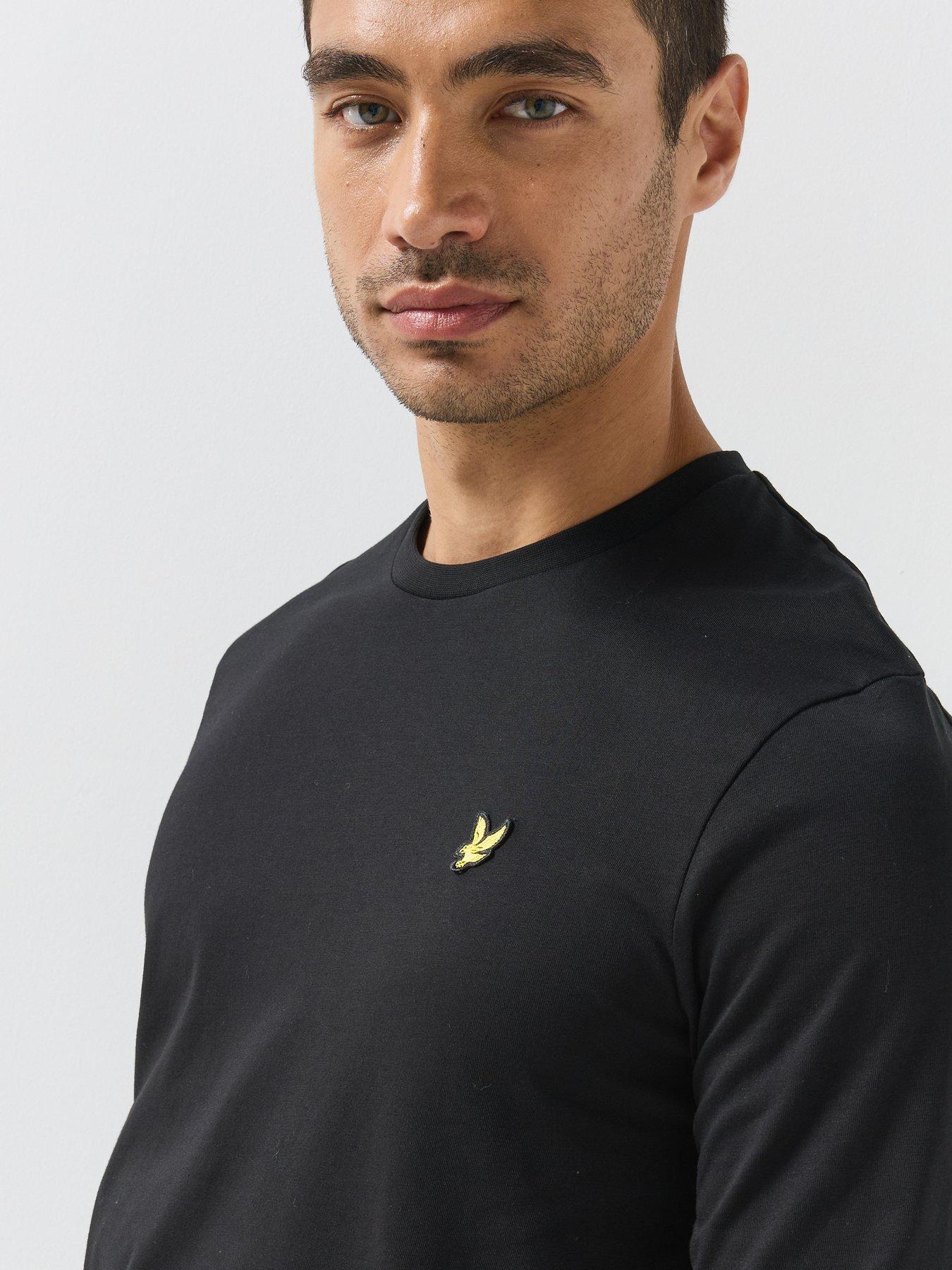 Image 4 of 4 of Lyle & Scott Lyle &amp; Scott Plain Long Sleeve T-shirt - Black