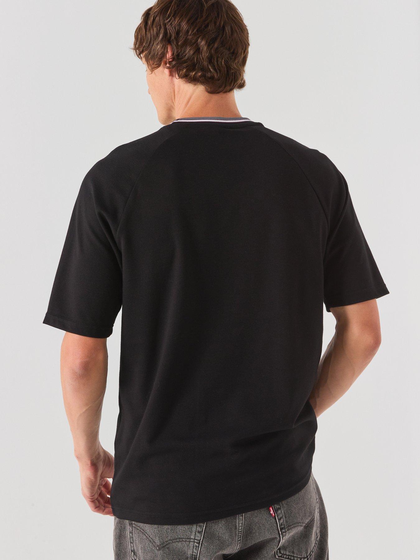 Image 2 of 6 of Lyle & Scott Tipped Track T-Shirt - Black