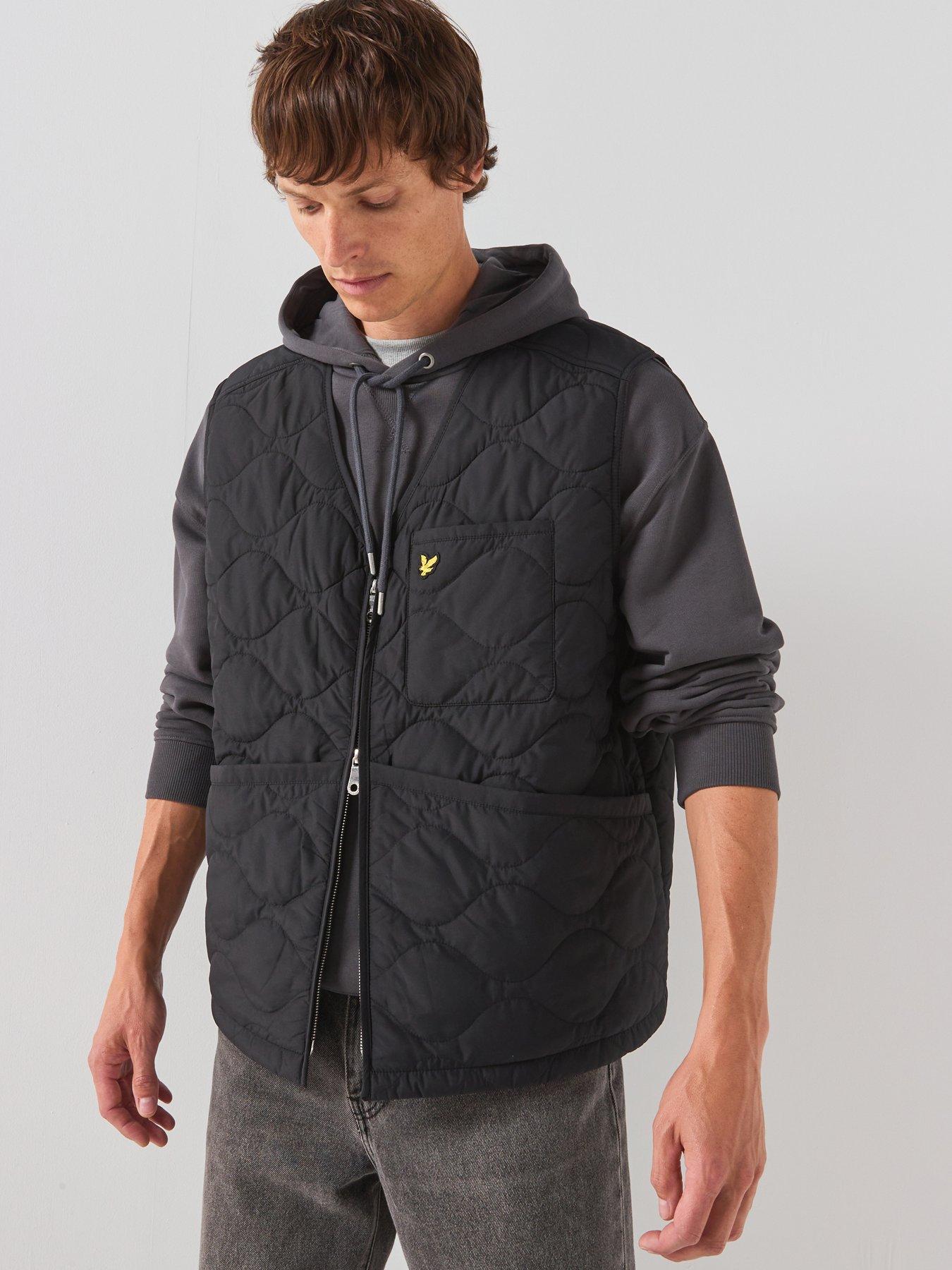 Image 1 of 6 of Lyle & Scott Lyle &amp; Scott Quilted Ripstop Gilet - Black