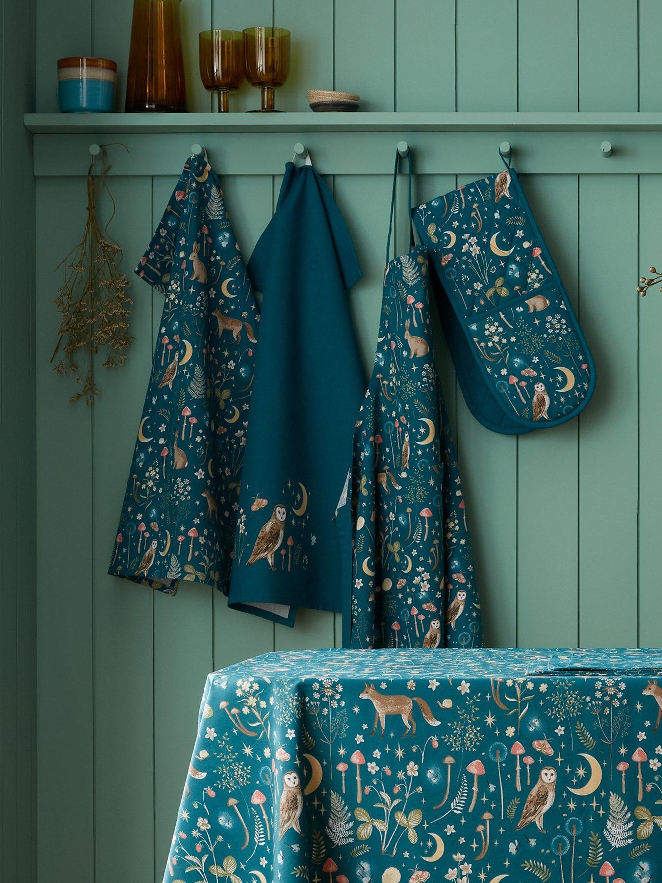 Image 3 of 3 of Catherine Lansfield 100% Cotton Enchanted Twilight Double Oven Glove