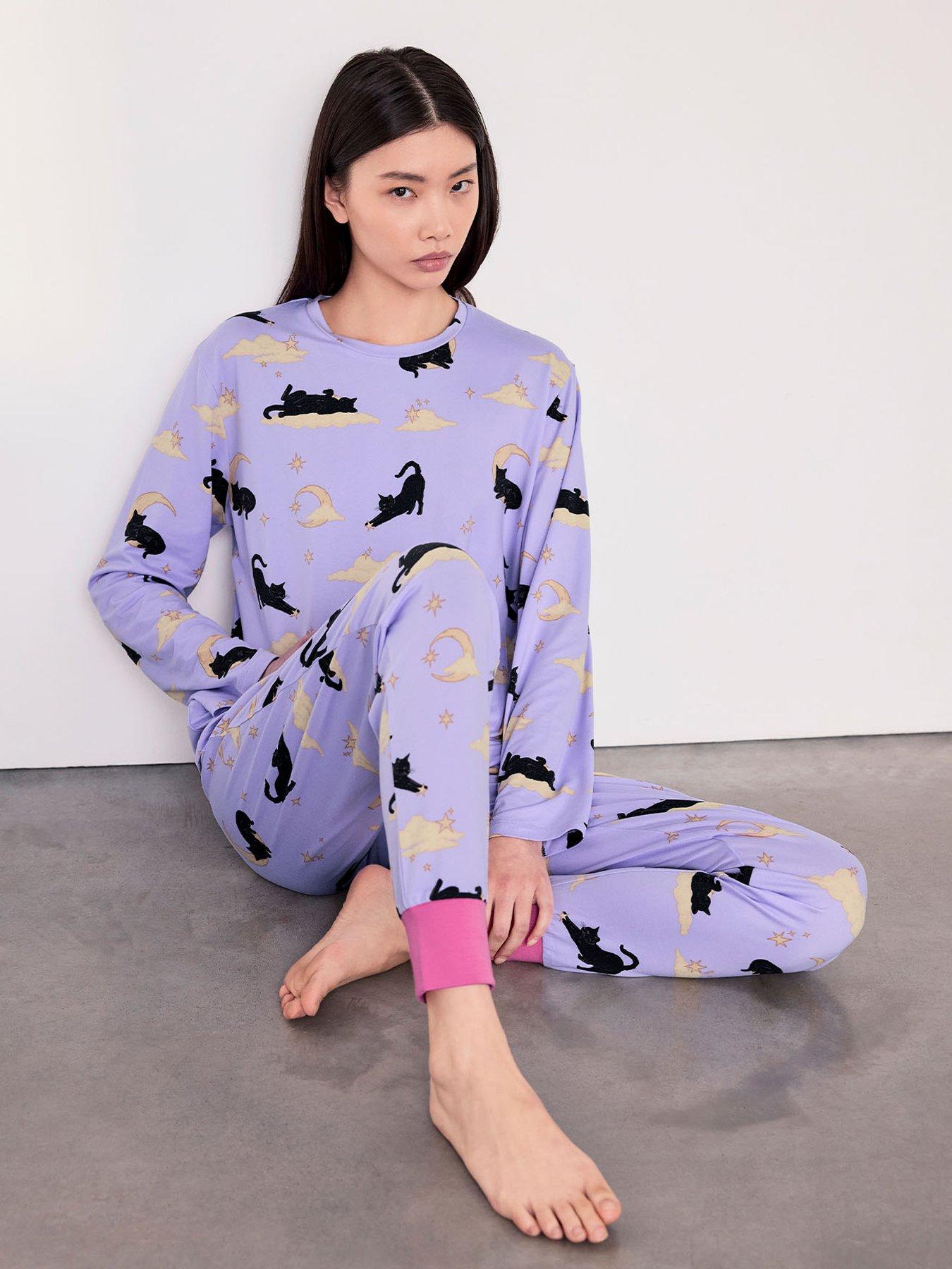 Image 3 of 6 of CHELSEA PEERS Halloween Cat Print Long Pyjama Set - Lilac