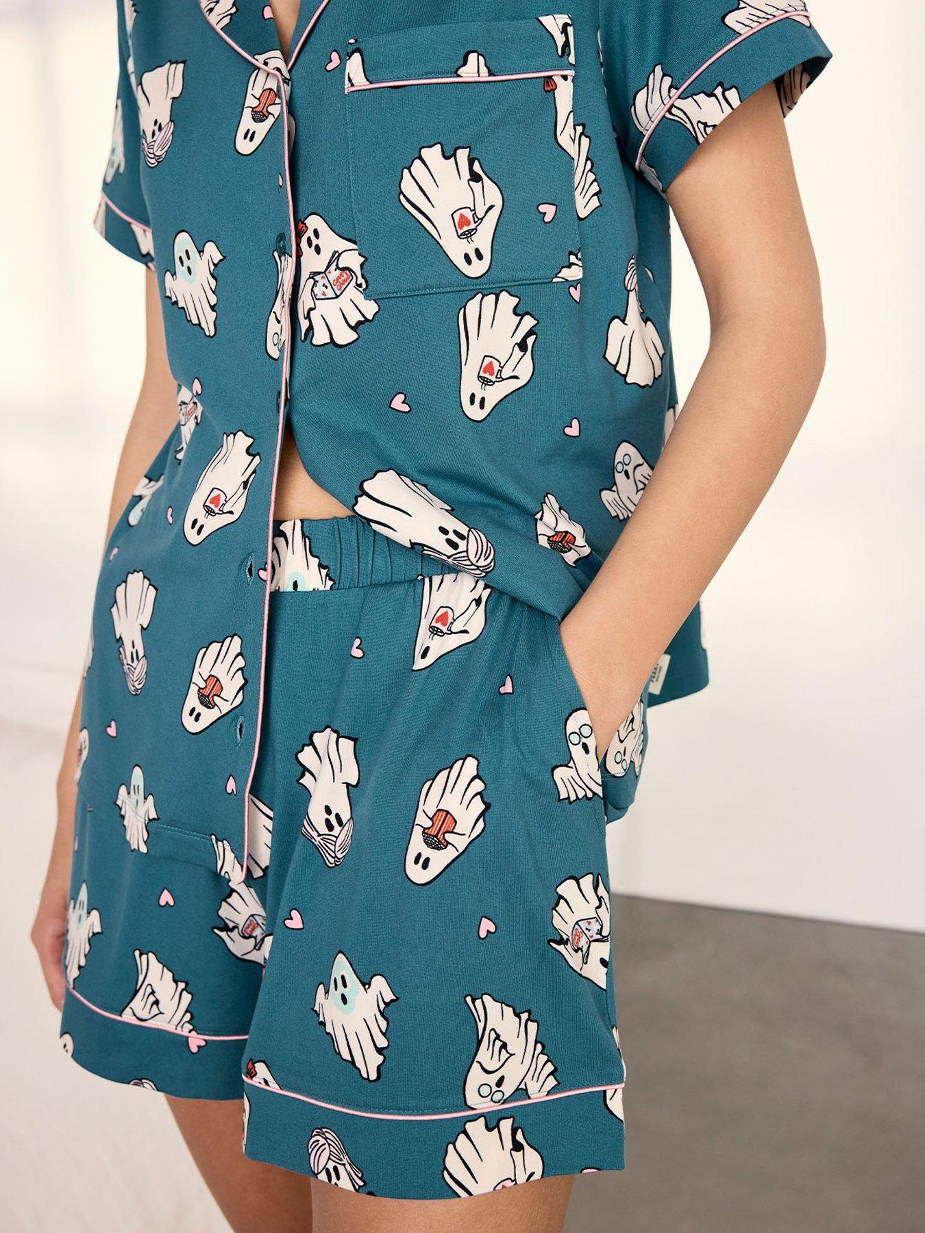 Image 6 of 6 of CHELSEA PEERS Halloween Ghost Print Short Pyjama Set - Teal
