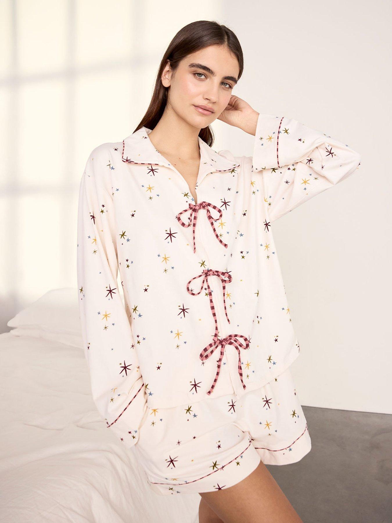 Image 4 of 6 of CHELSEA PEERS Cotton Starlight Print Short Pyjama Set - Off White