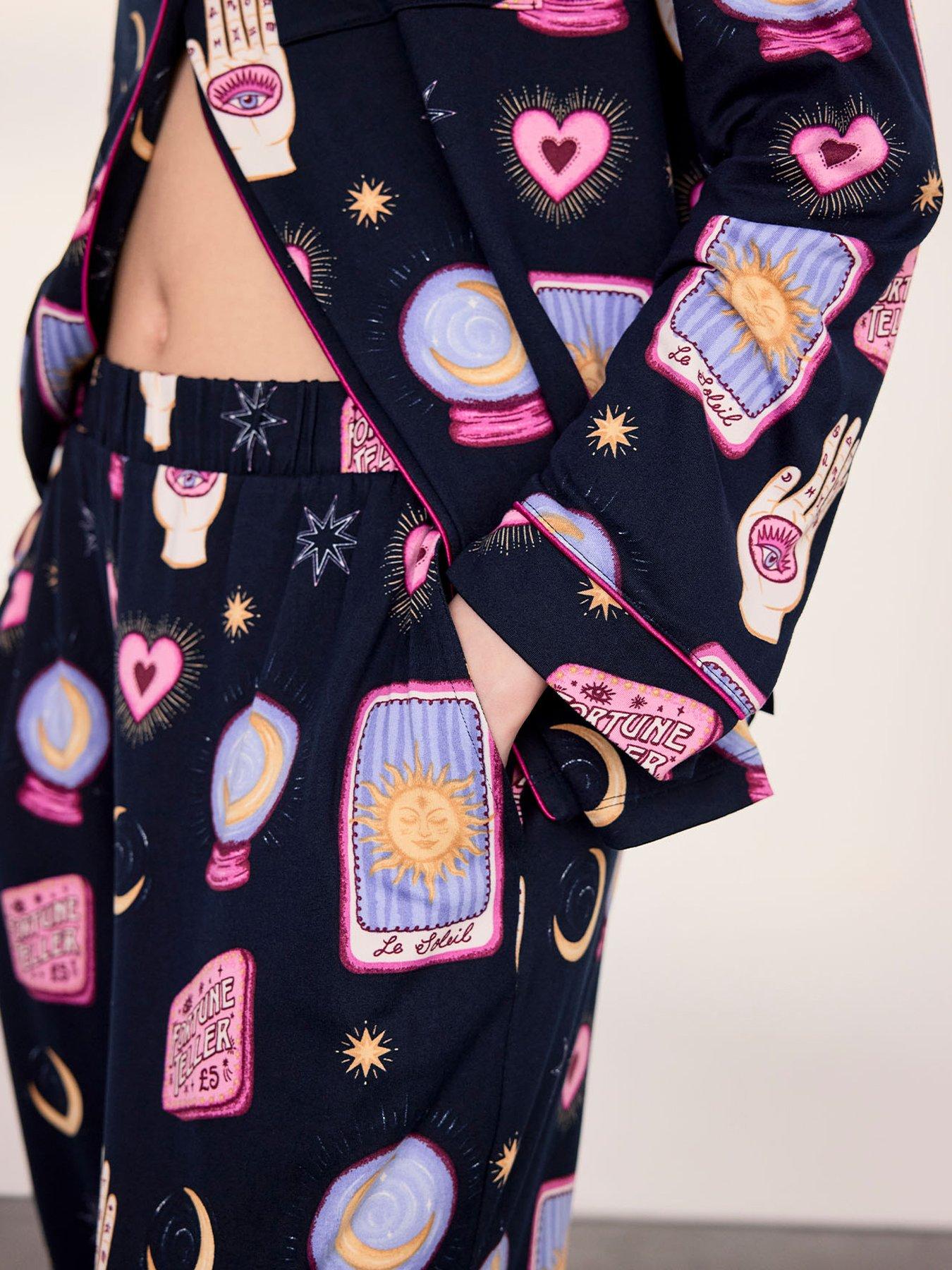 Image 5 of 5 of CHELSEA PEERS Halloween Fortune Teller Print Long Pyjama Set - Navy