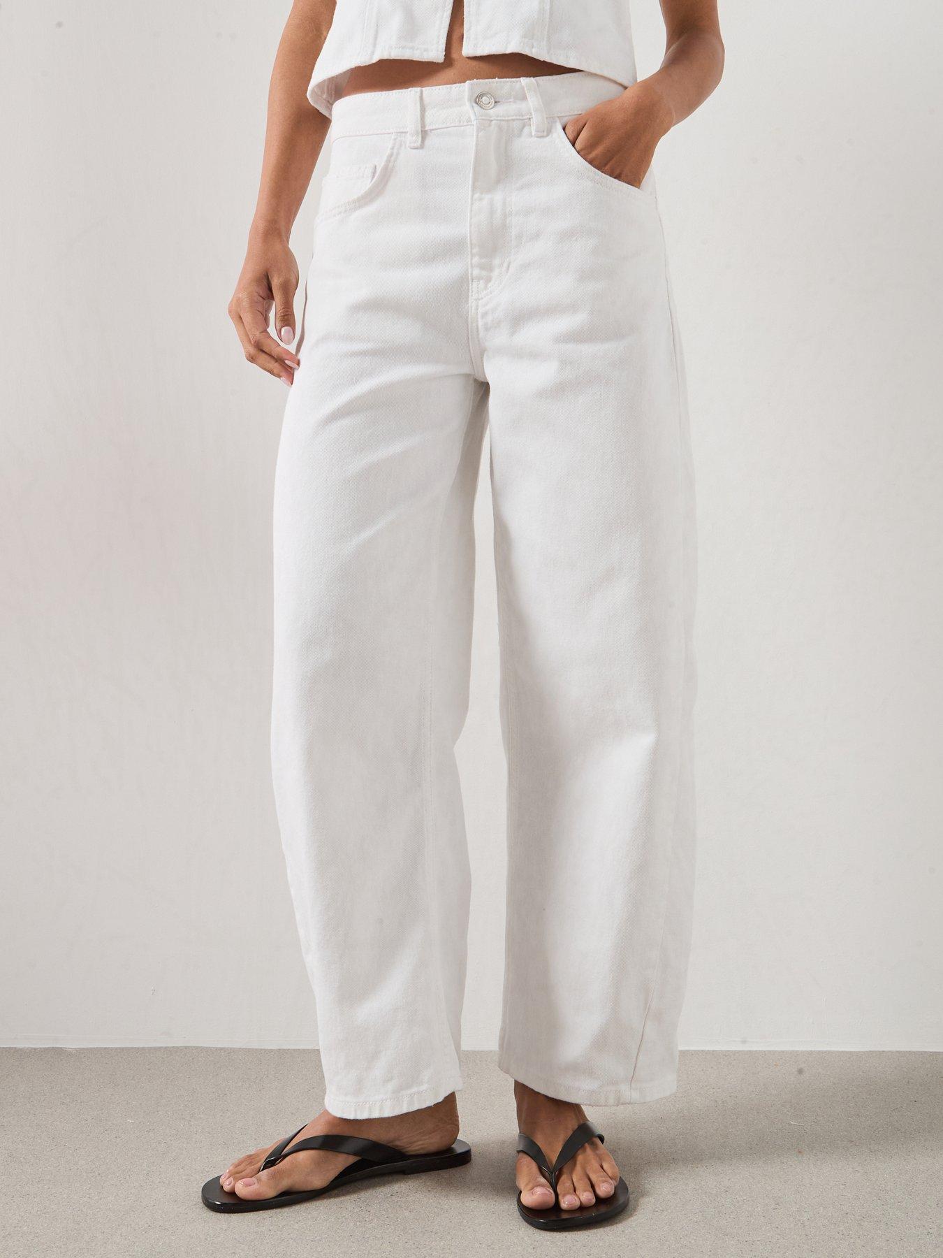 Image 4 of 6 of Mango Balloon Crop Co-Ord Jeans - White