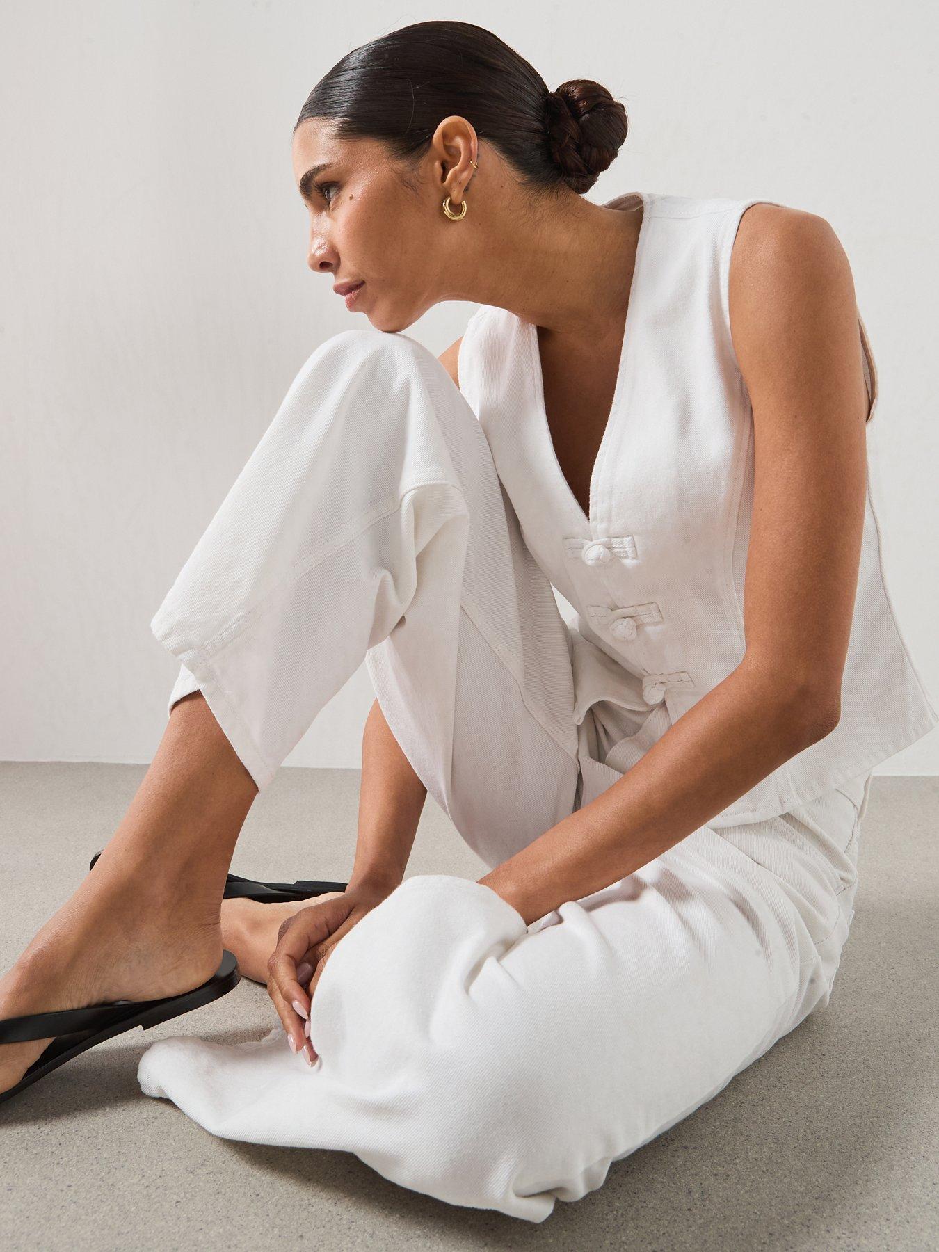 Image 6 of 6 of Mango Balloon Crop Co-Ord Jeans - White