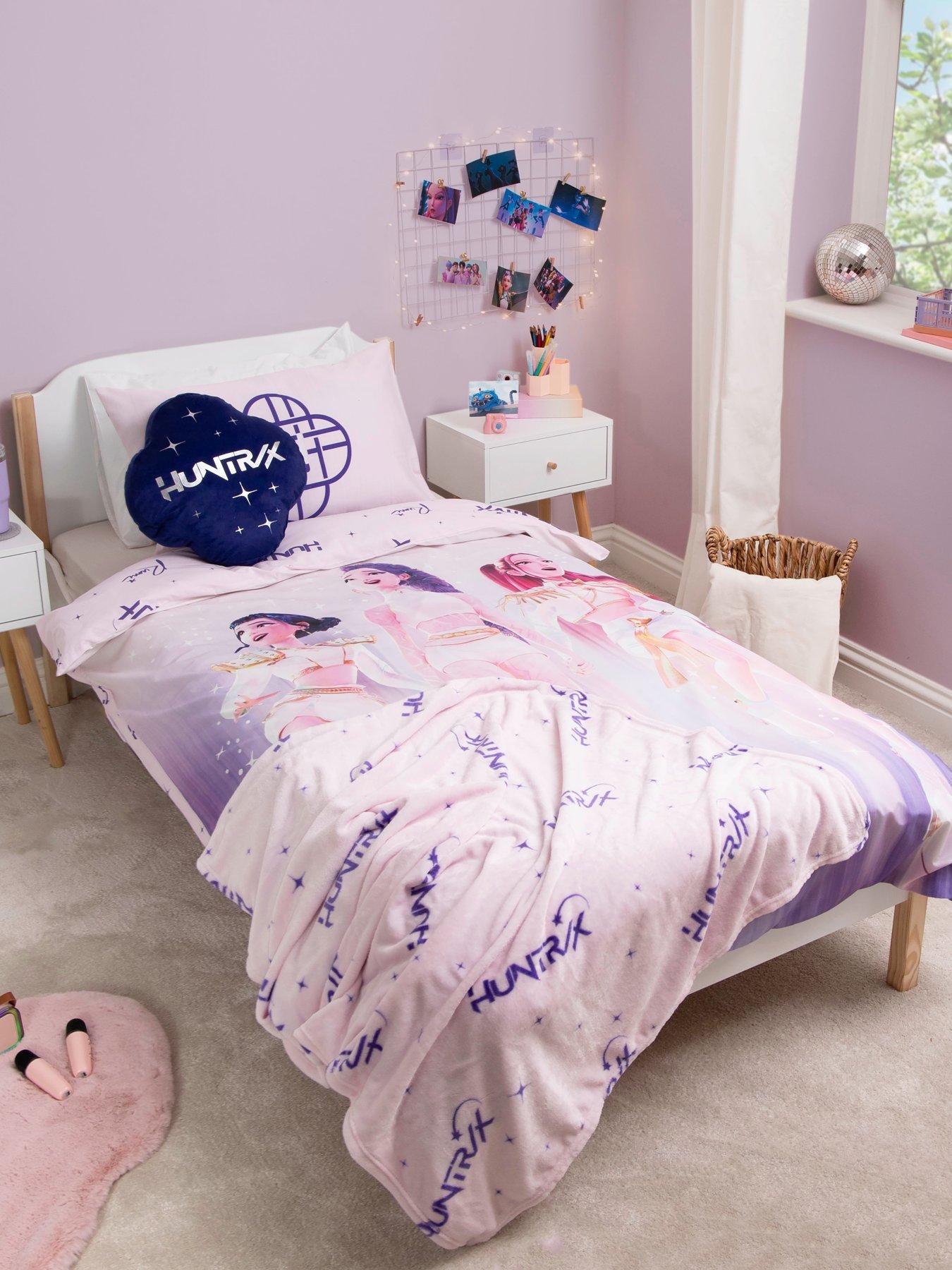 Image 1 of 7 of K-Pop Demon Hunters Signatures Panel Duvet