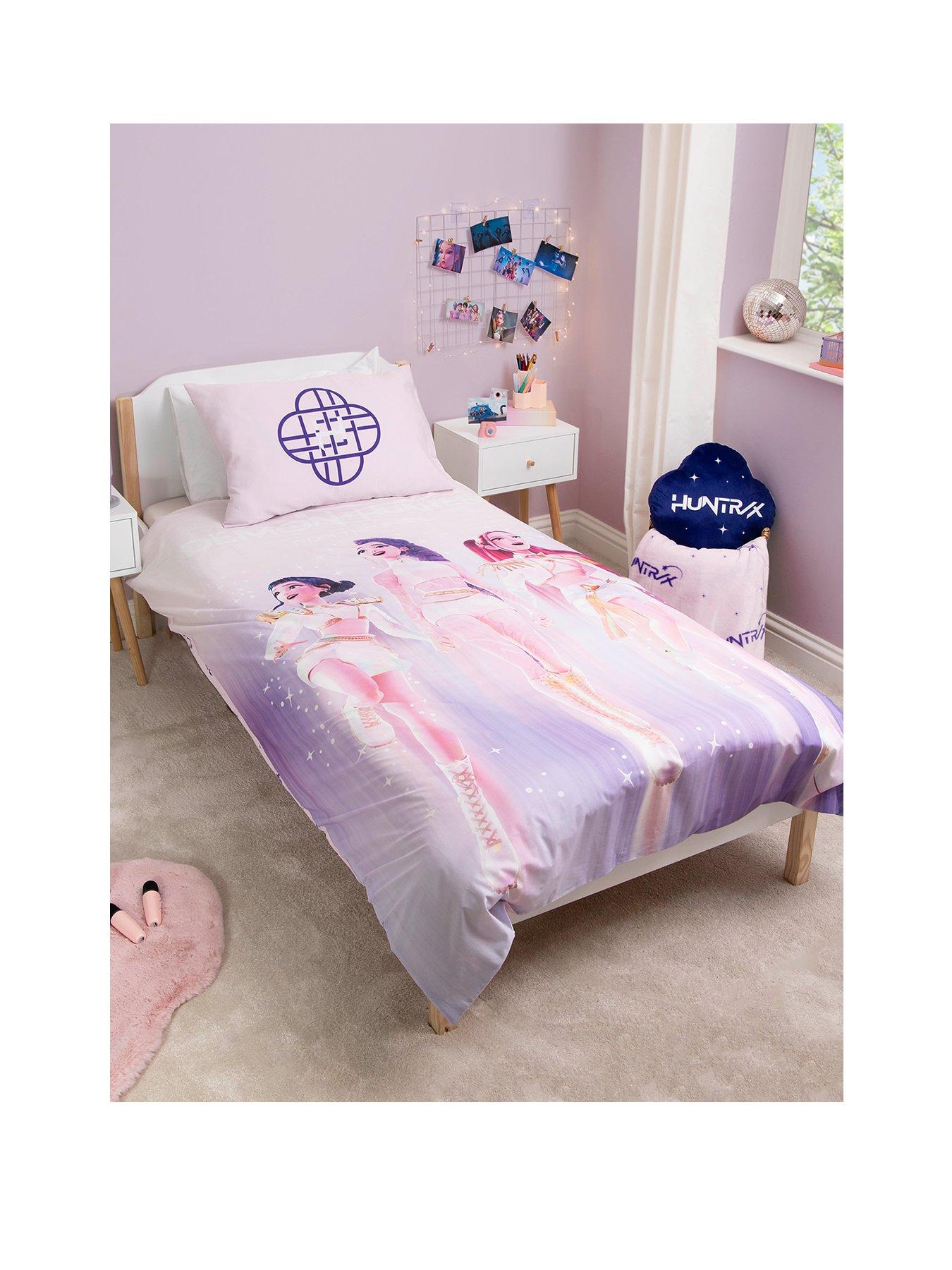Image 2 of 7 of K-Pop Demon Hunters Signatures Panel Duvet