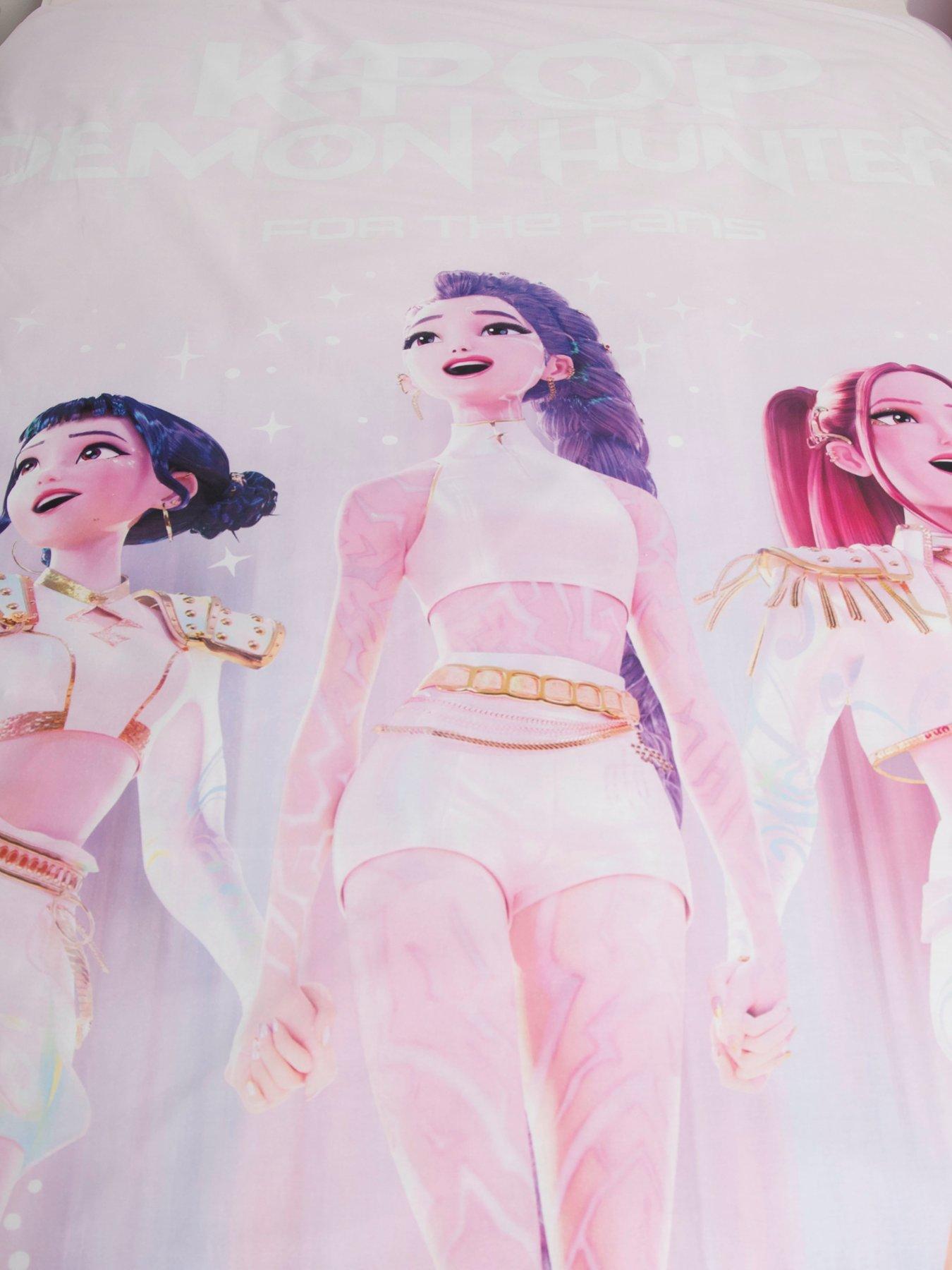 Image 3 of 7 of K-Pop Demon Hunters Signatures Panel Duvet