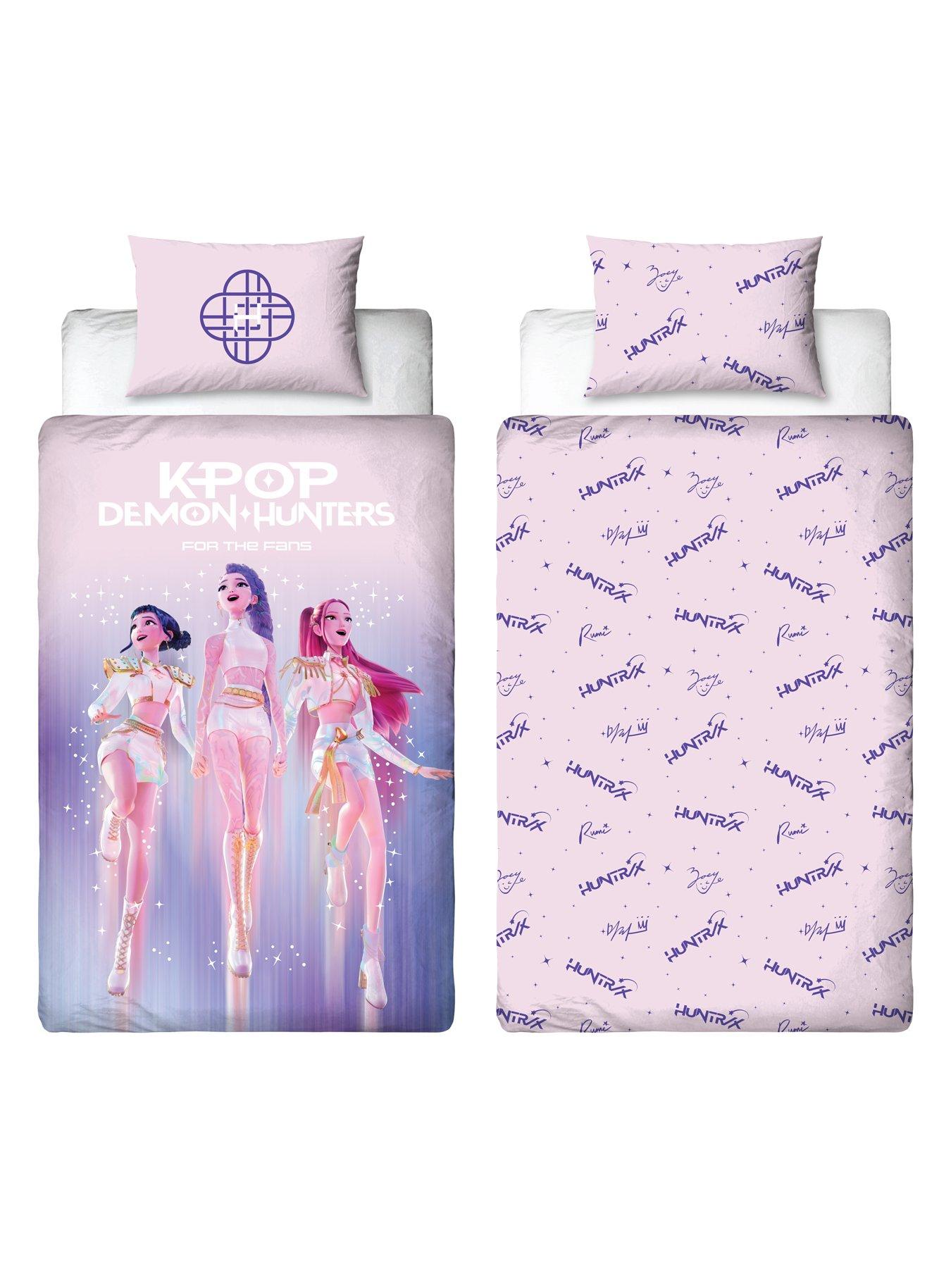 Image 6 of 7 of K-Pop Demon Hunters Signatures Panel Duvet