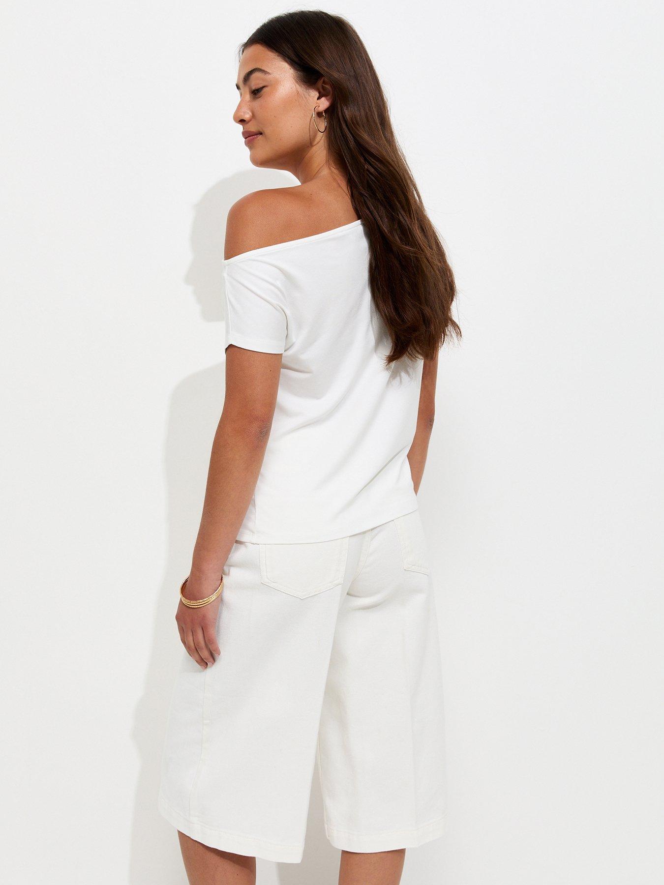 Image 2 of 5 of New Look Off The Shoulder T-Shirt - White