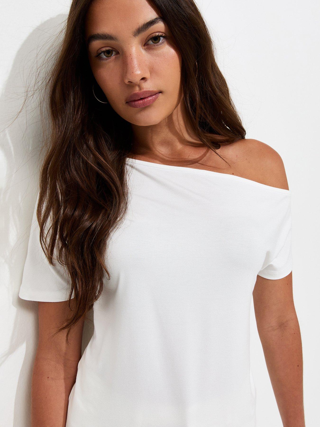 Image 4 of 5 of New Look Off The Shoulder T-Shirt - White