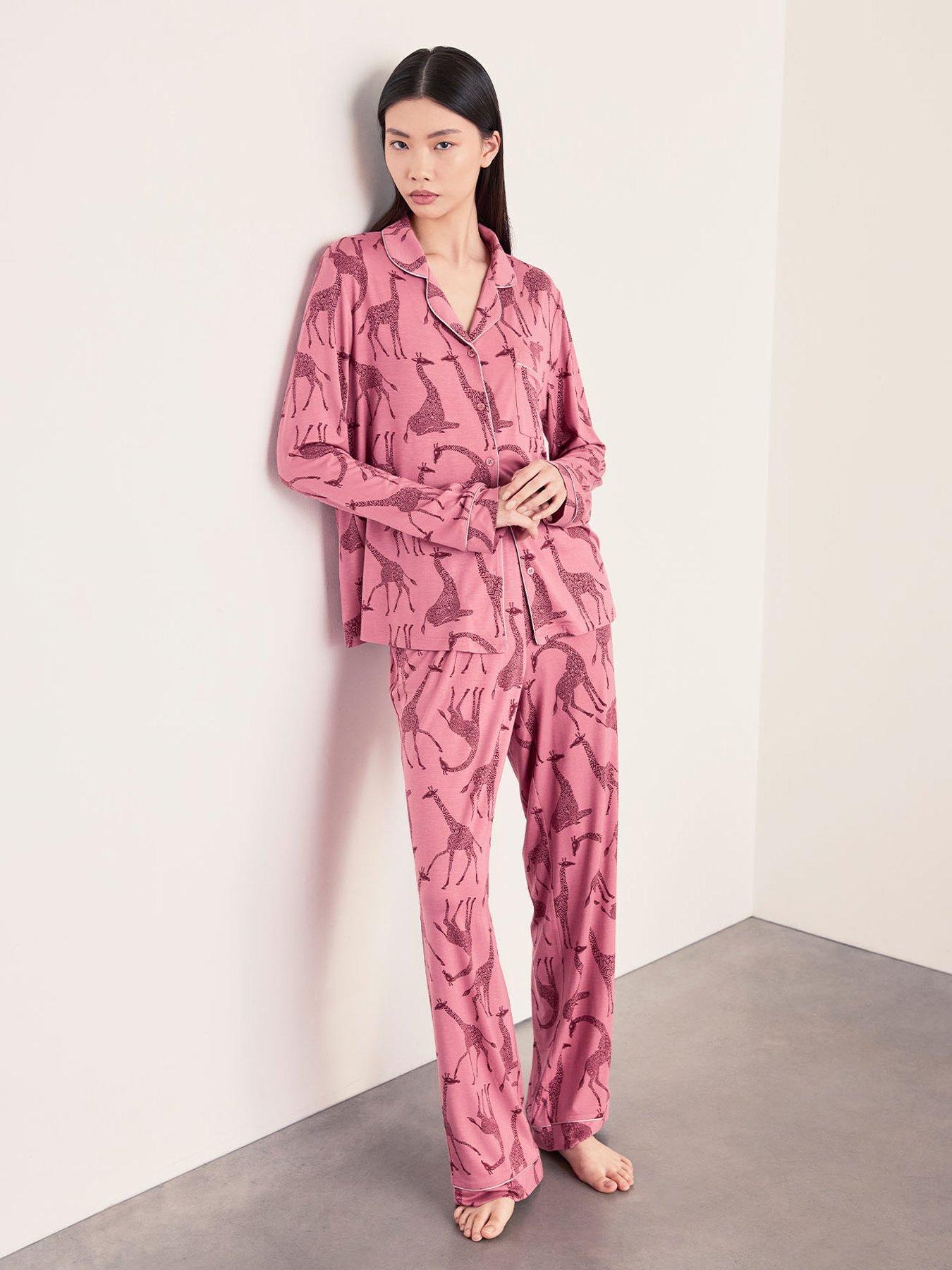 CHELSEA PEERS Chelsea Peeres Modal Tonal Giraffe Print Long Pyjama Set - Pink
