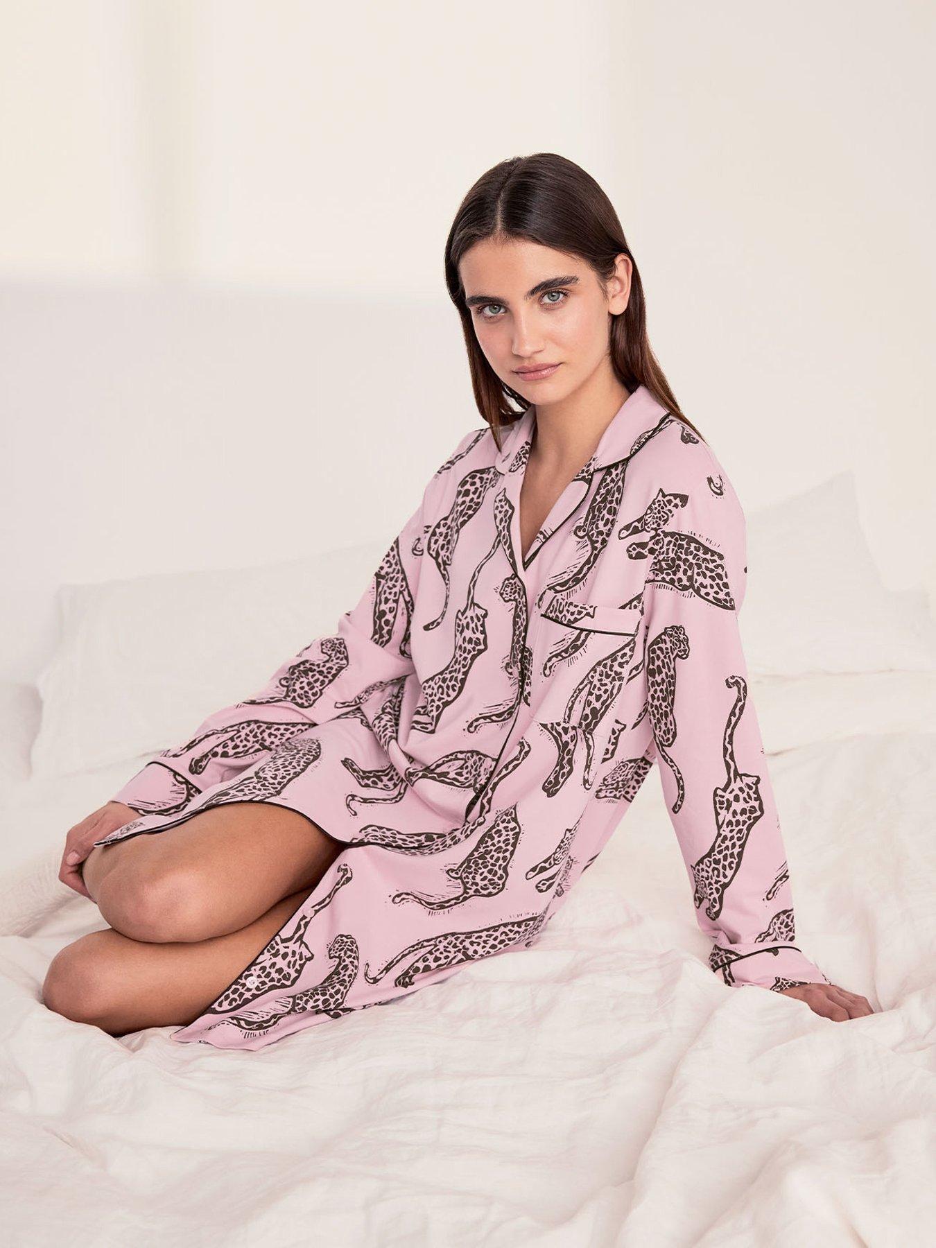 Image 3 of 5 of CHELSEA PEERS Chelsea Peers&nbsp;Cotton Lino Cut Leopard Print Nightshirt - Pink