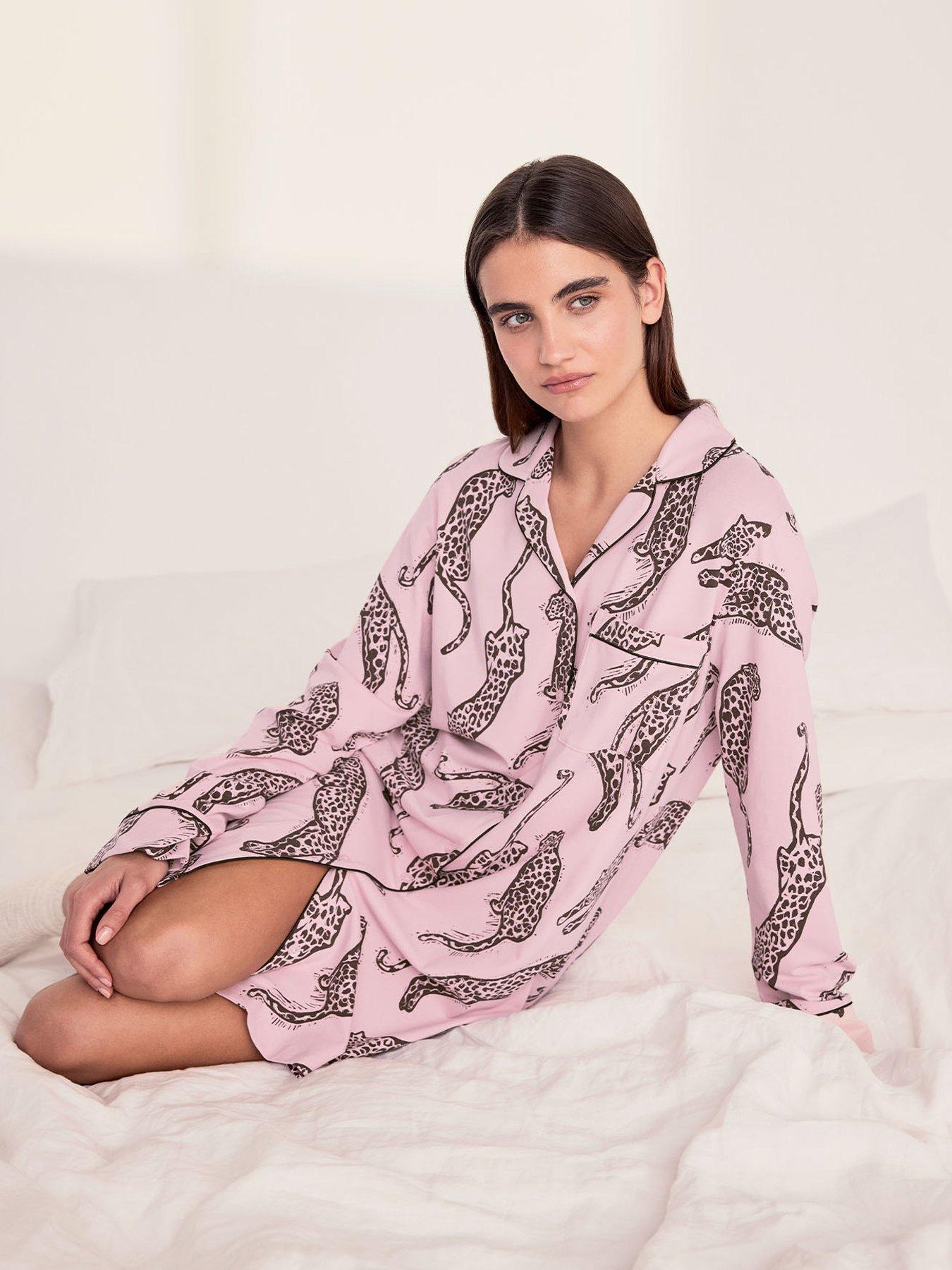 Image 5 of 5 of CHELSEA PEERS Chelsea Peers&nbsp;Cotton Lino Cut Leopard Print Nightshirt - Pink
