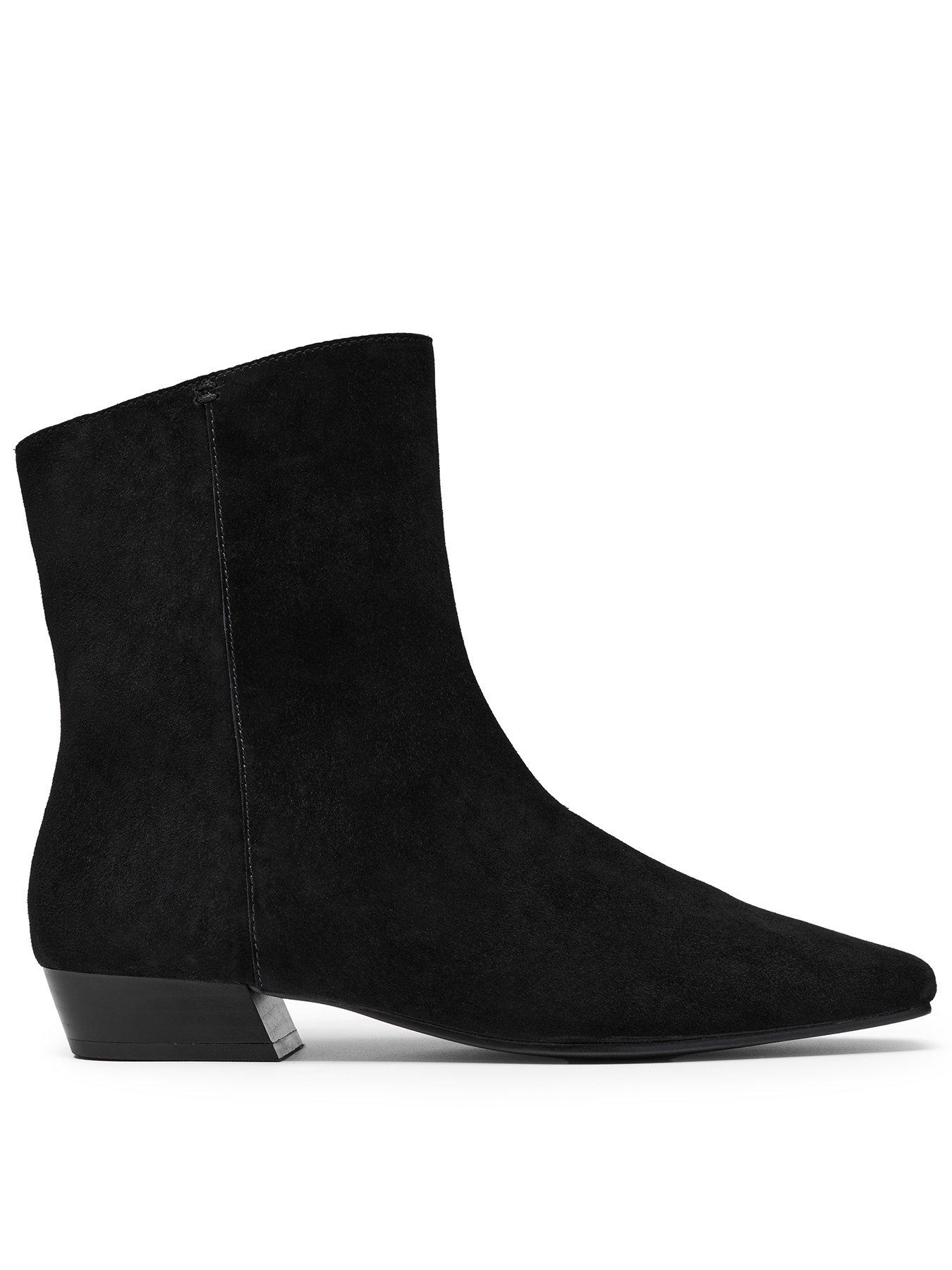 Clarks Kelso Top Black Suede Boot