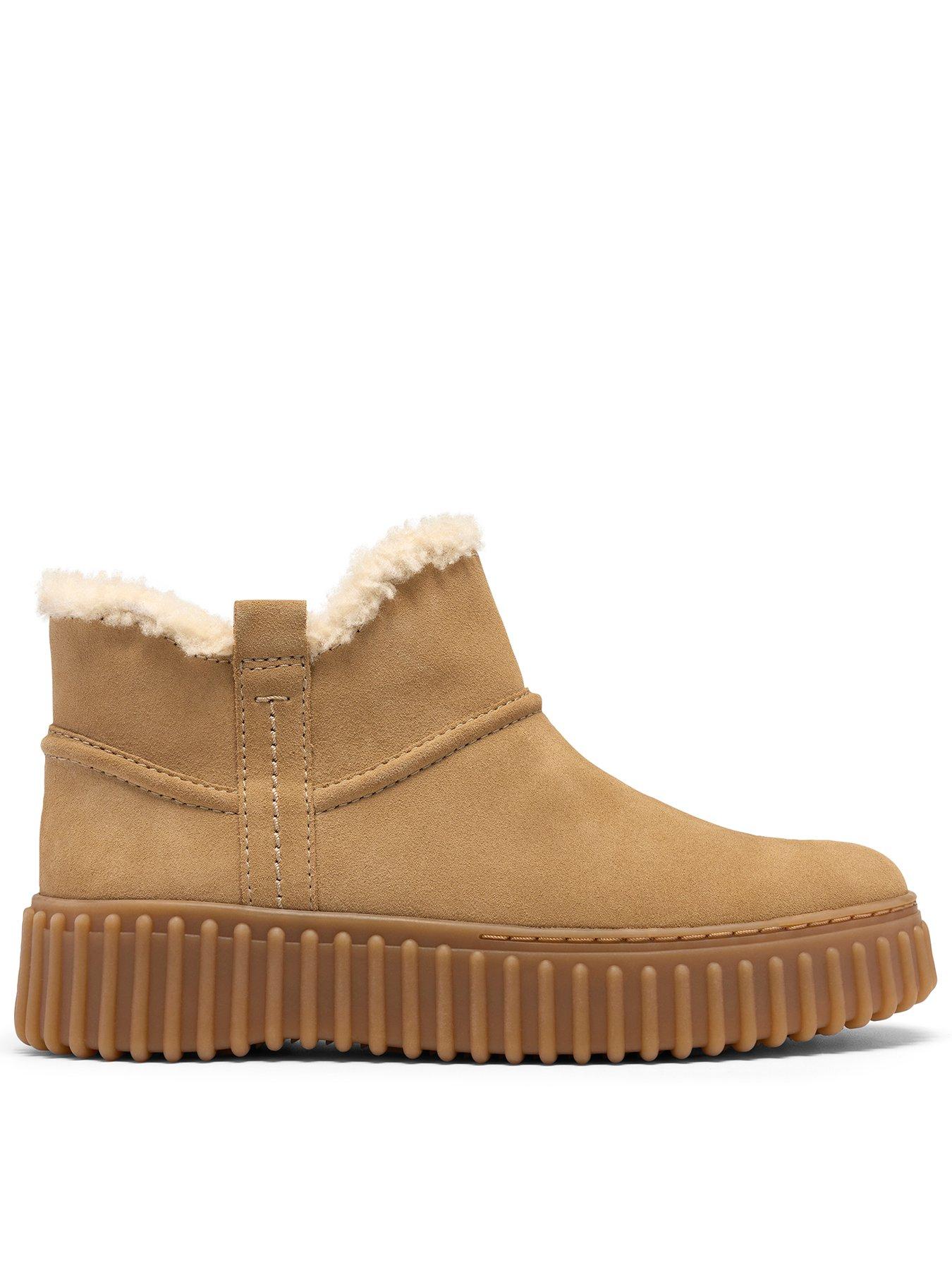 Image 1 of 6 of Clarks Sand Fur Lines Torhill Warm Boot