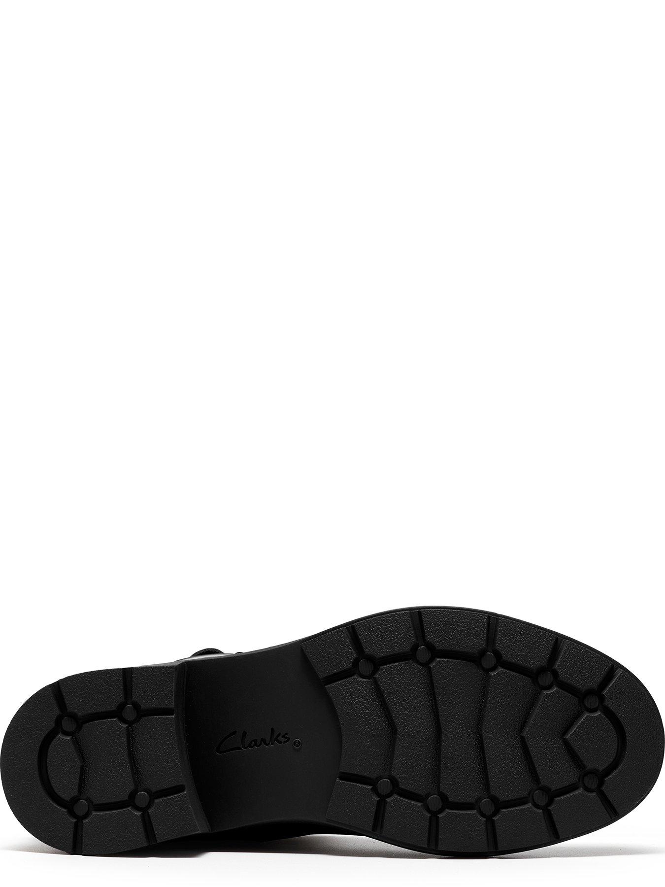 Image 5 of 6 of Clarks Hearth Black Mid Boot