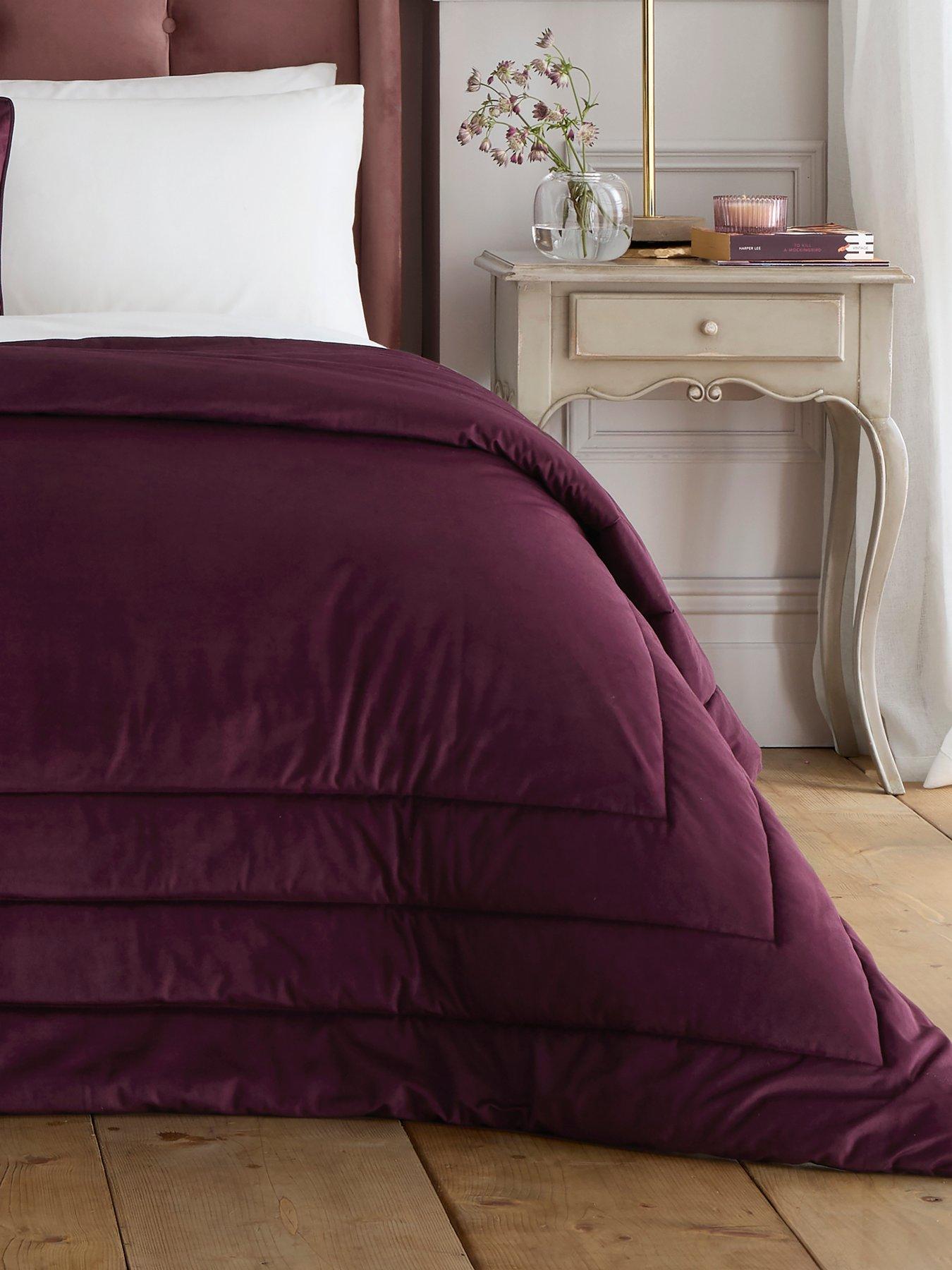 Soiree Melanie Bedspread In Berry