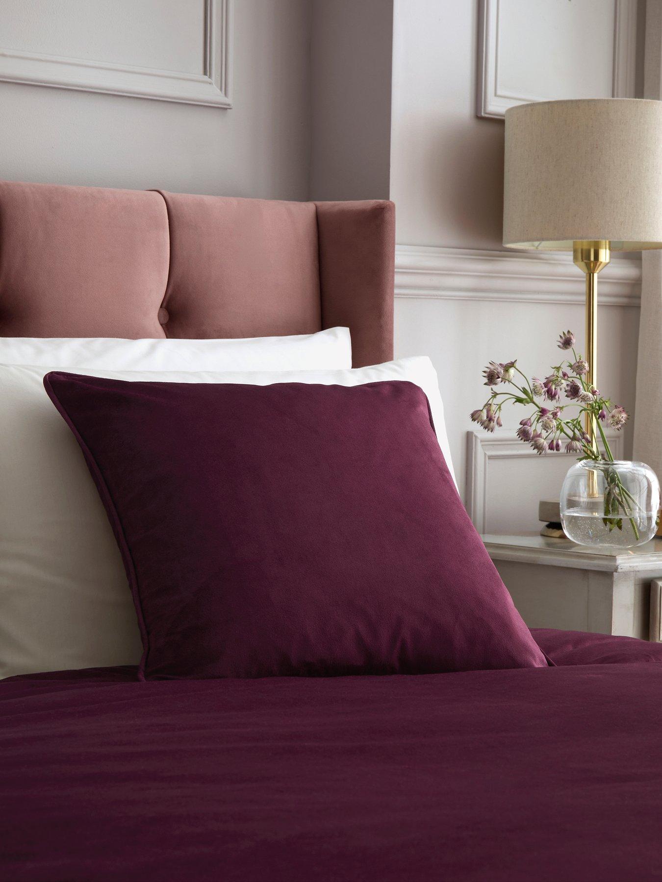 Soiree Melanie Filled Cushion In Berry