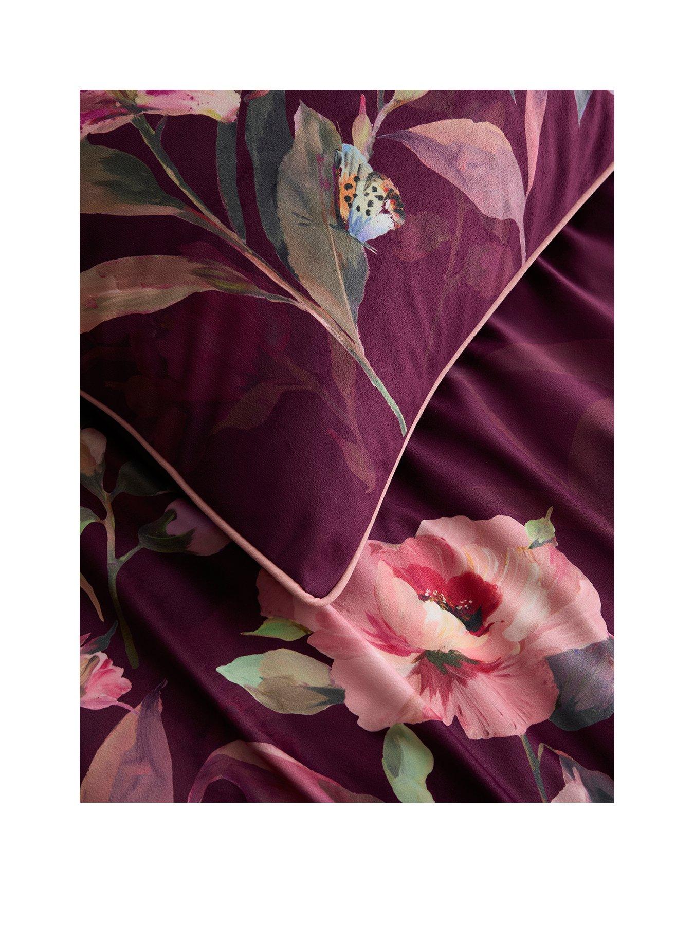 Image 2 of 4 of Soiree Tatiana Duvet Cover Set In Berry