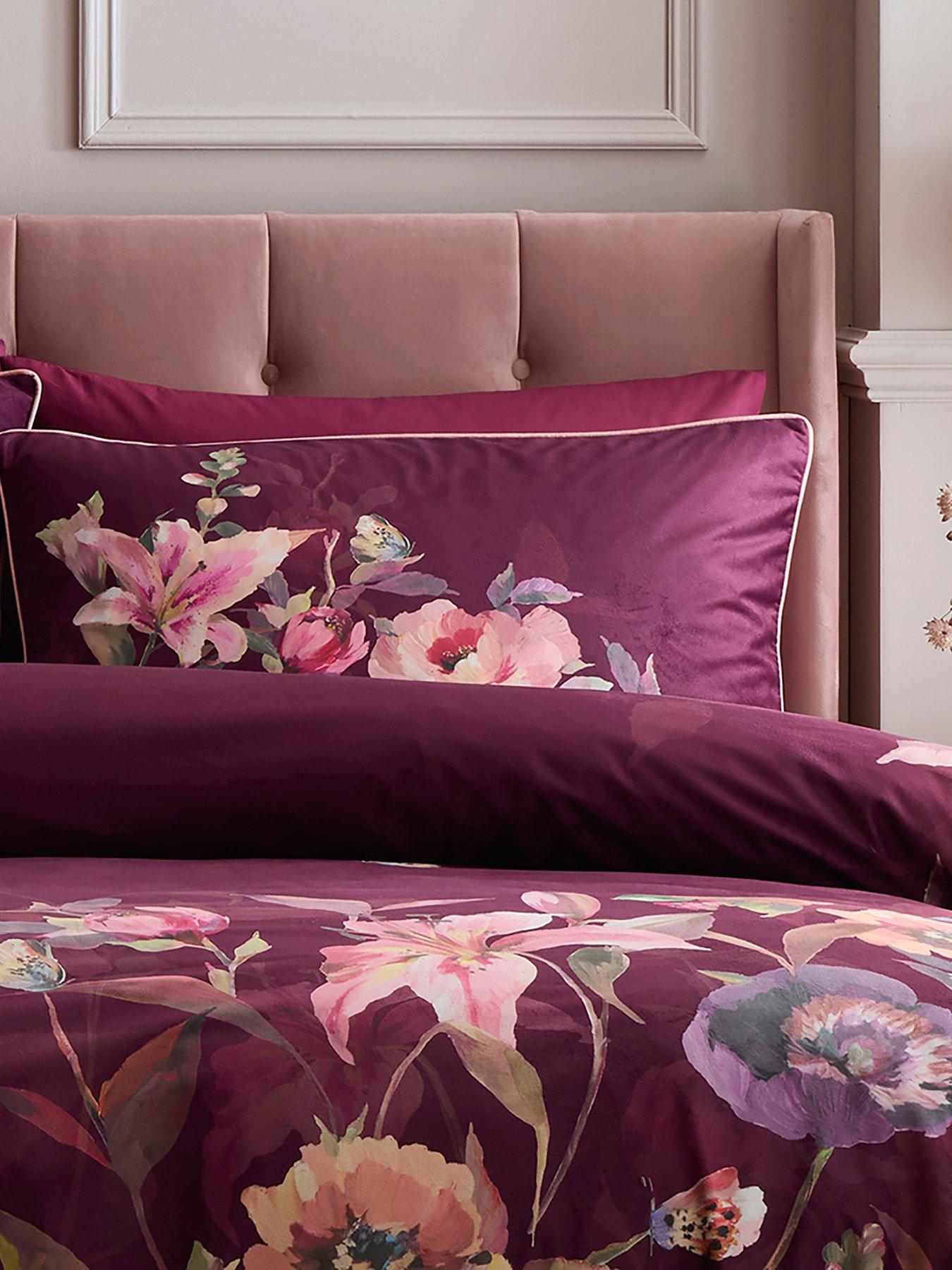 Image 3 of 4 of Soiree Tatiana Duvet Cover Set In Berry