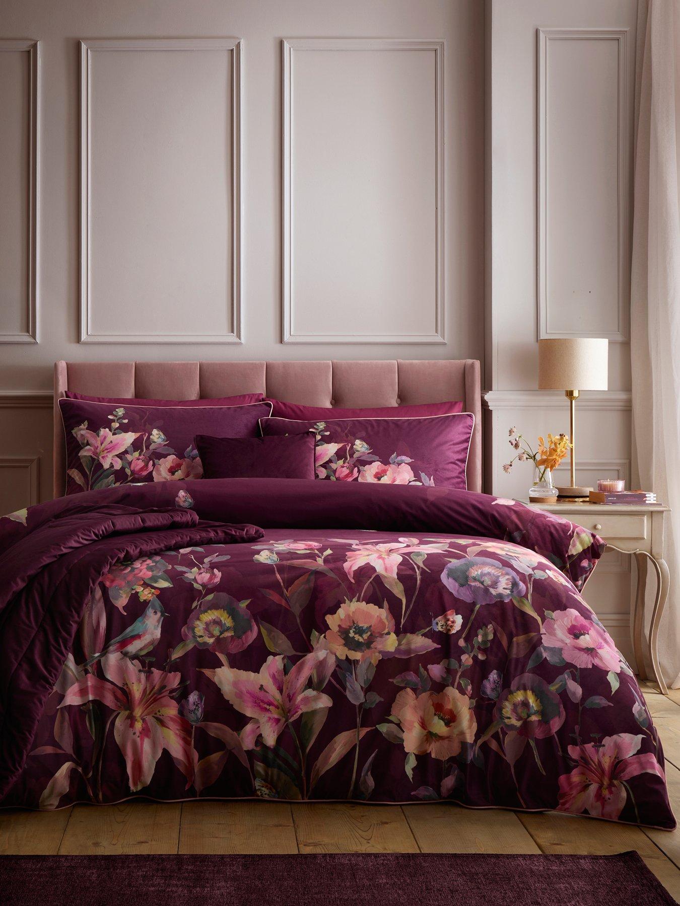 Image 4 of 4 of Soiree Tatiana Duvet Cover Set In Berry