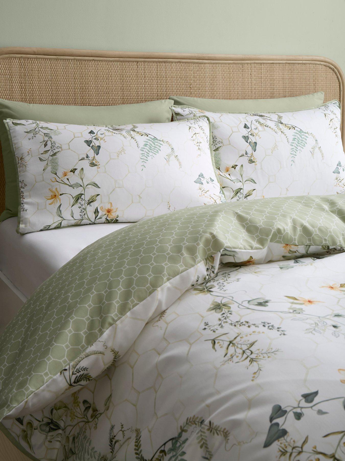 Image 3 of 5 of Appletree Floral Trellis Duvet Cover Set In Green