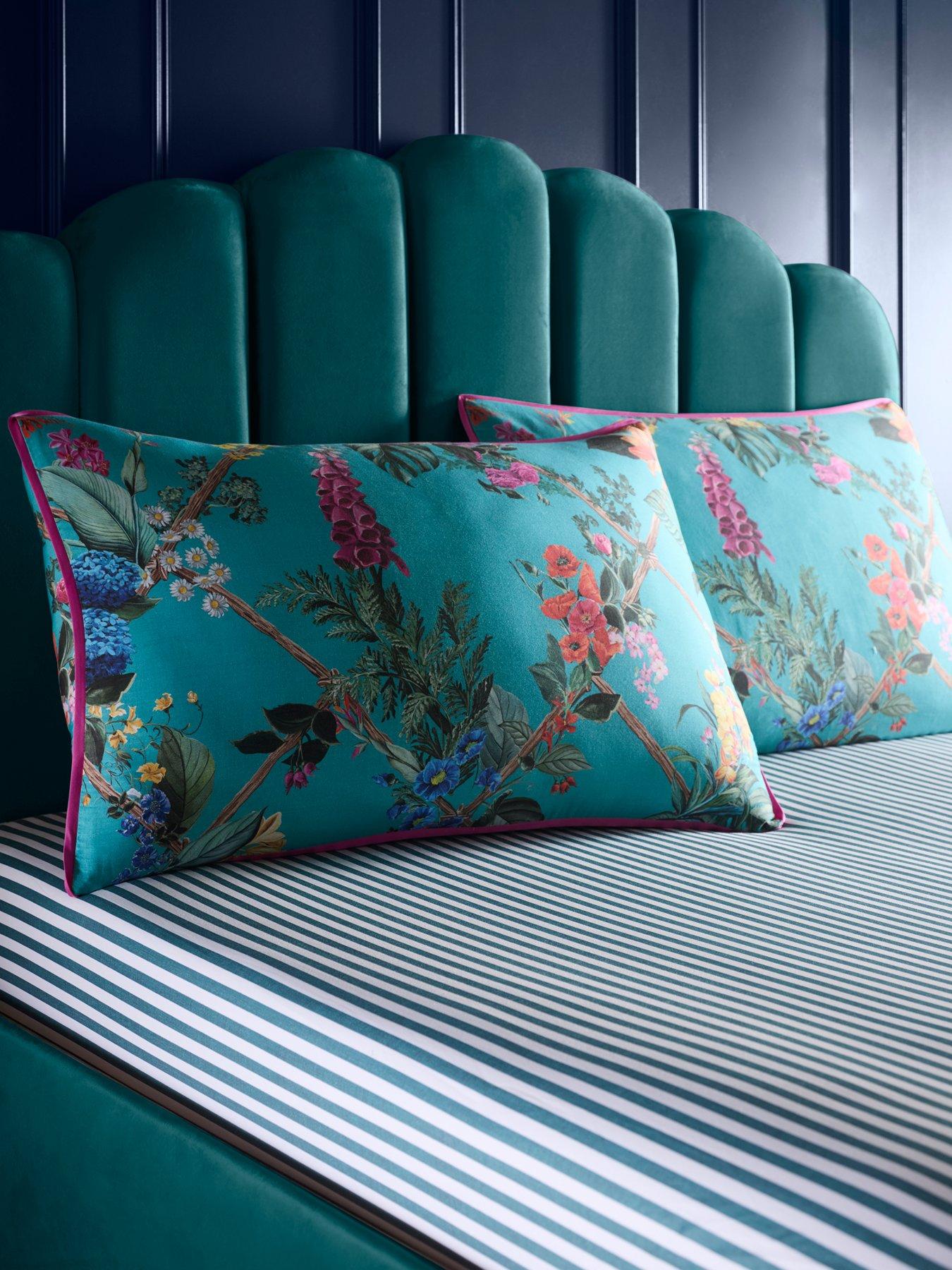 Laurence Llewelyn-Bowen Cotswold Fantasia Fitted Bed Sheet In Teal