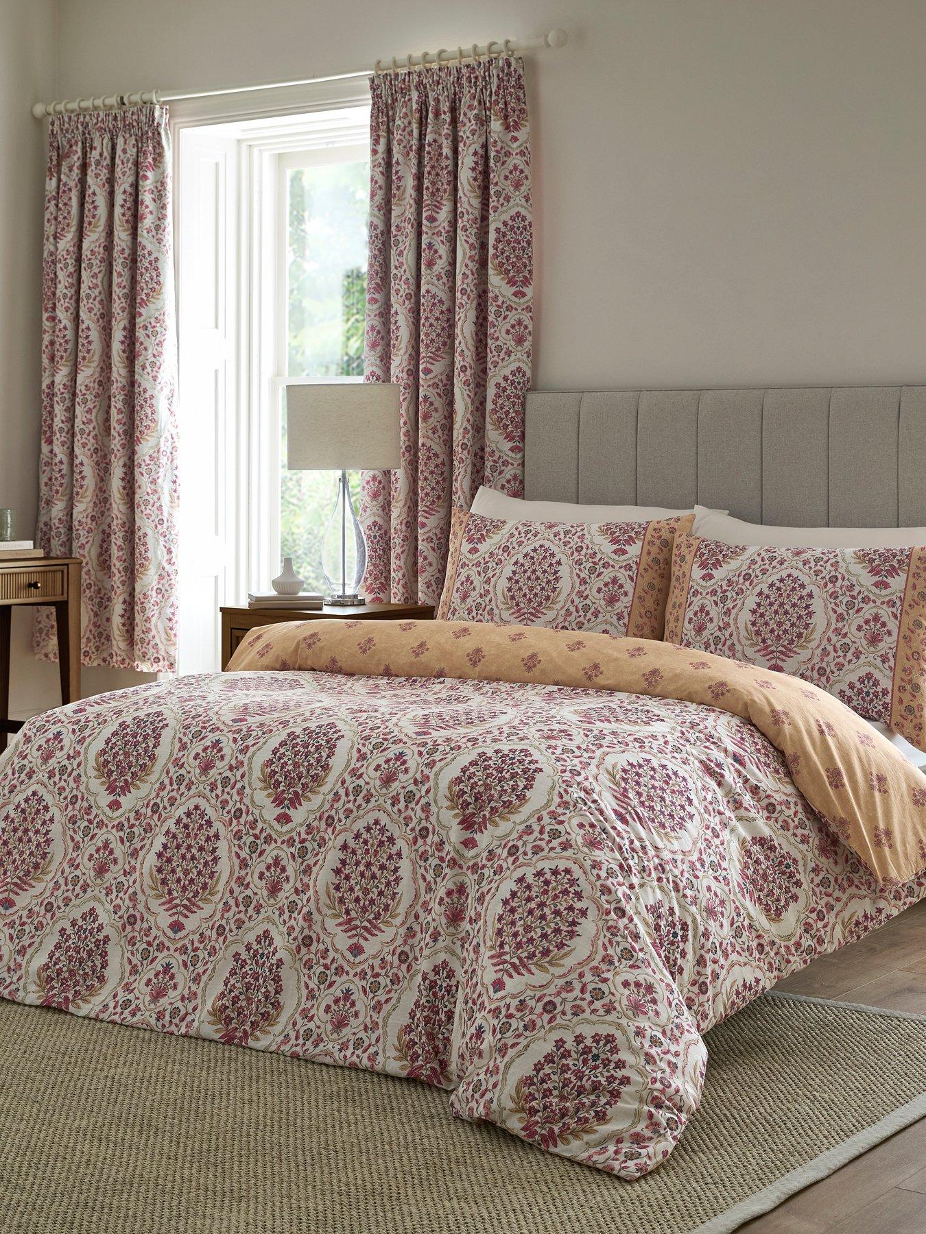 Dreams & Drapes Ashmead Duvet Cover Set In Berry