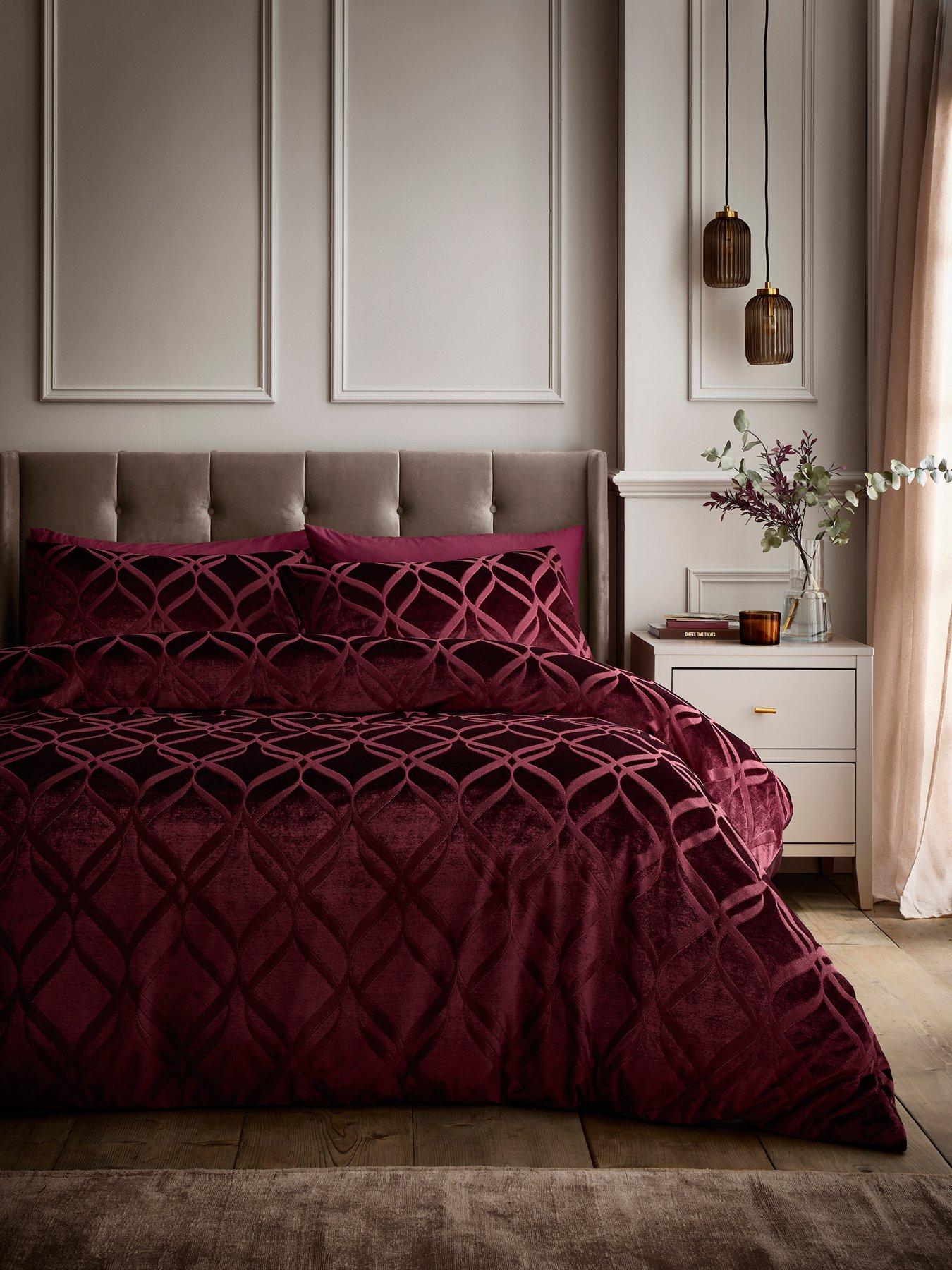 Soiree Belfort Duvet Cover Set In Berry