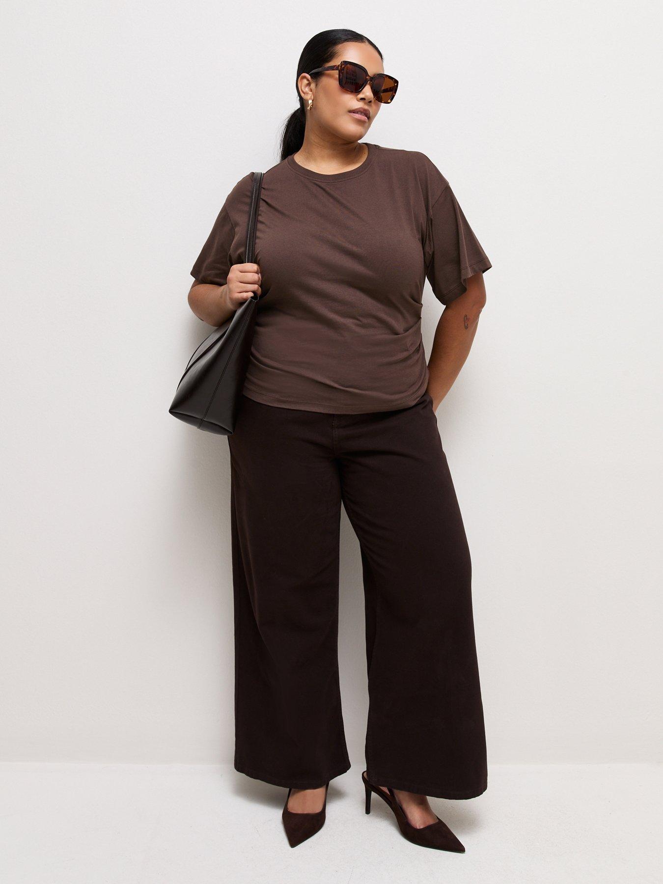 Image 3 of 6 of New Look Curves Ruched Side Corset Waist T-Shirt - Brown