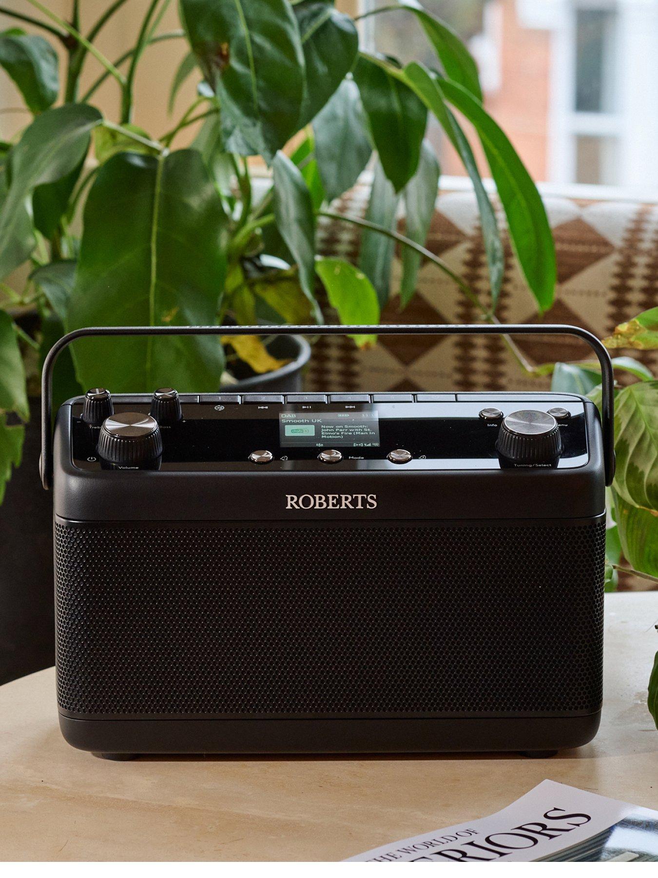 Roberts Blutune 7 White, portable DAB+/FM and Bluetooth radio with colour screen, 40 presets, bass/treble controls and dual 3-inch speakers.