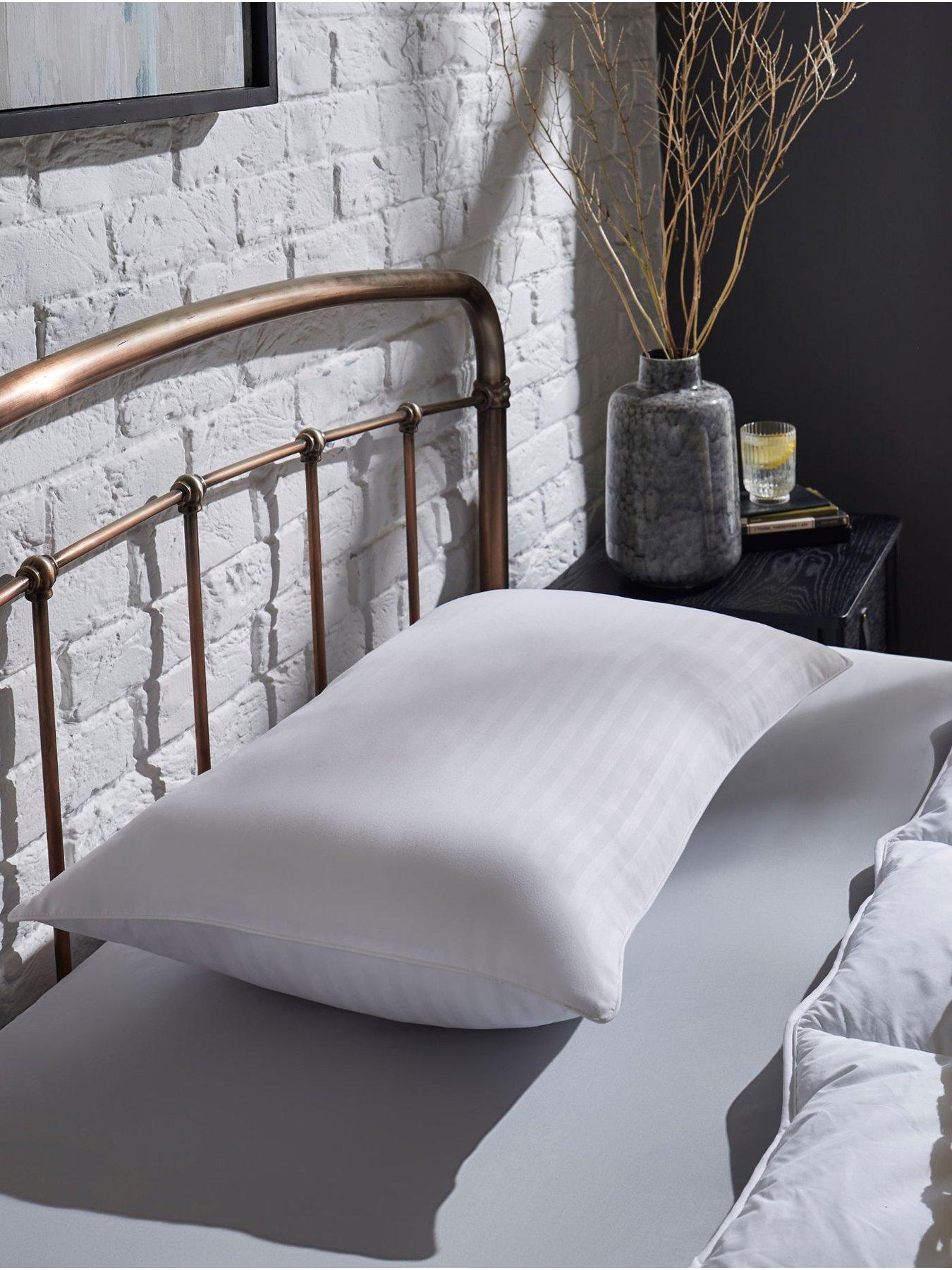The Fine Bedding Company The Extra Firm Cotton Luna Pillow