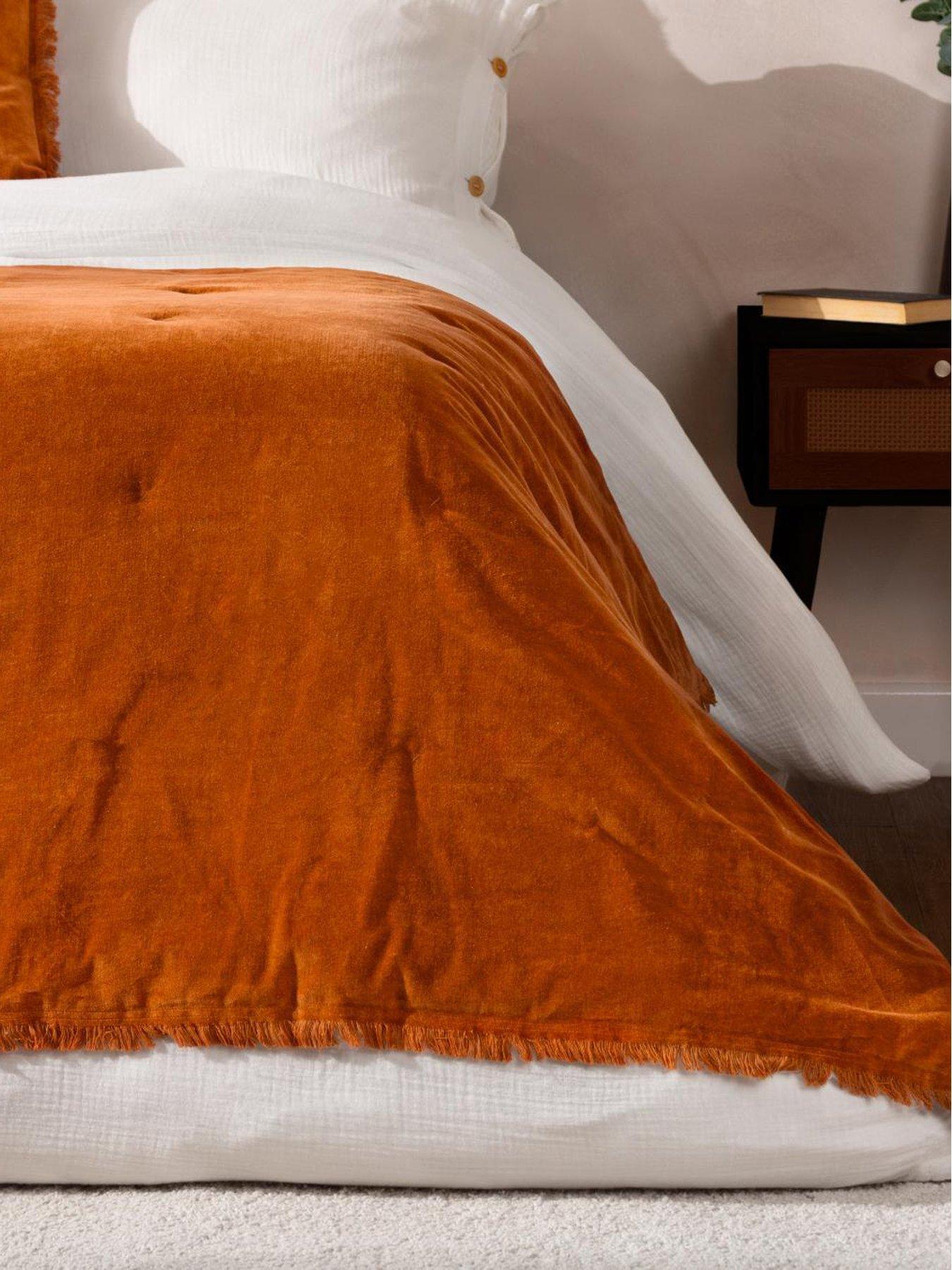 Yard Jaye 140x220 Filled Bedspread Rust
