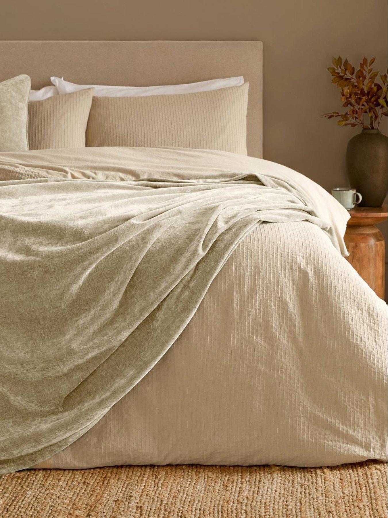 Yard Heavy Chenille 150x200 Throw Greige