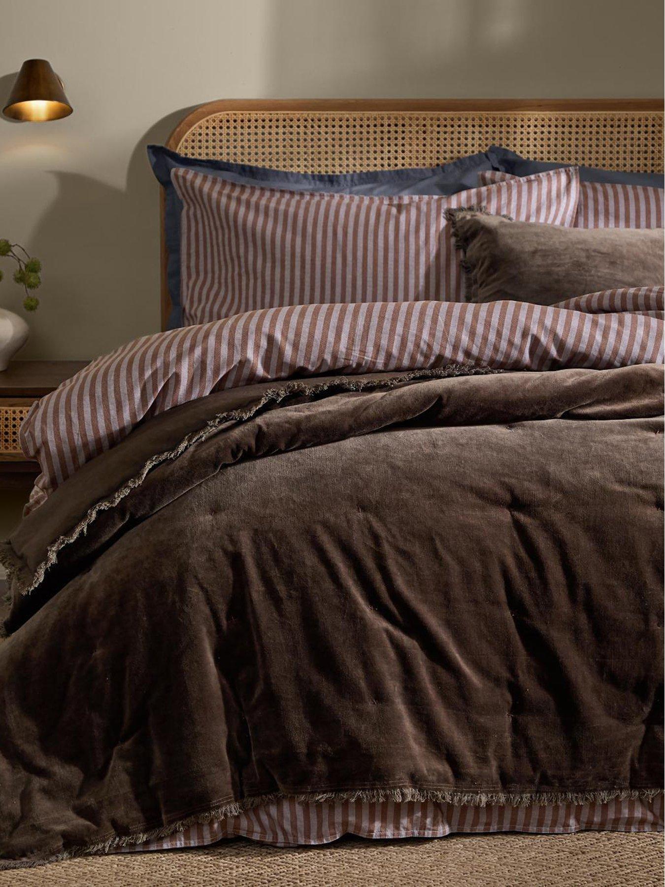 Yard Jaye 140x220 Bedspreadbitter Chocolate